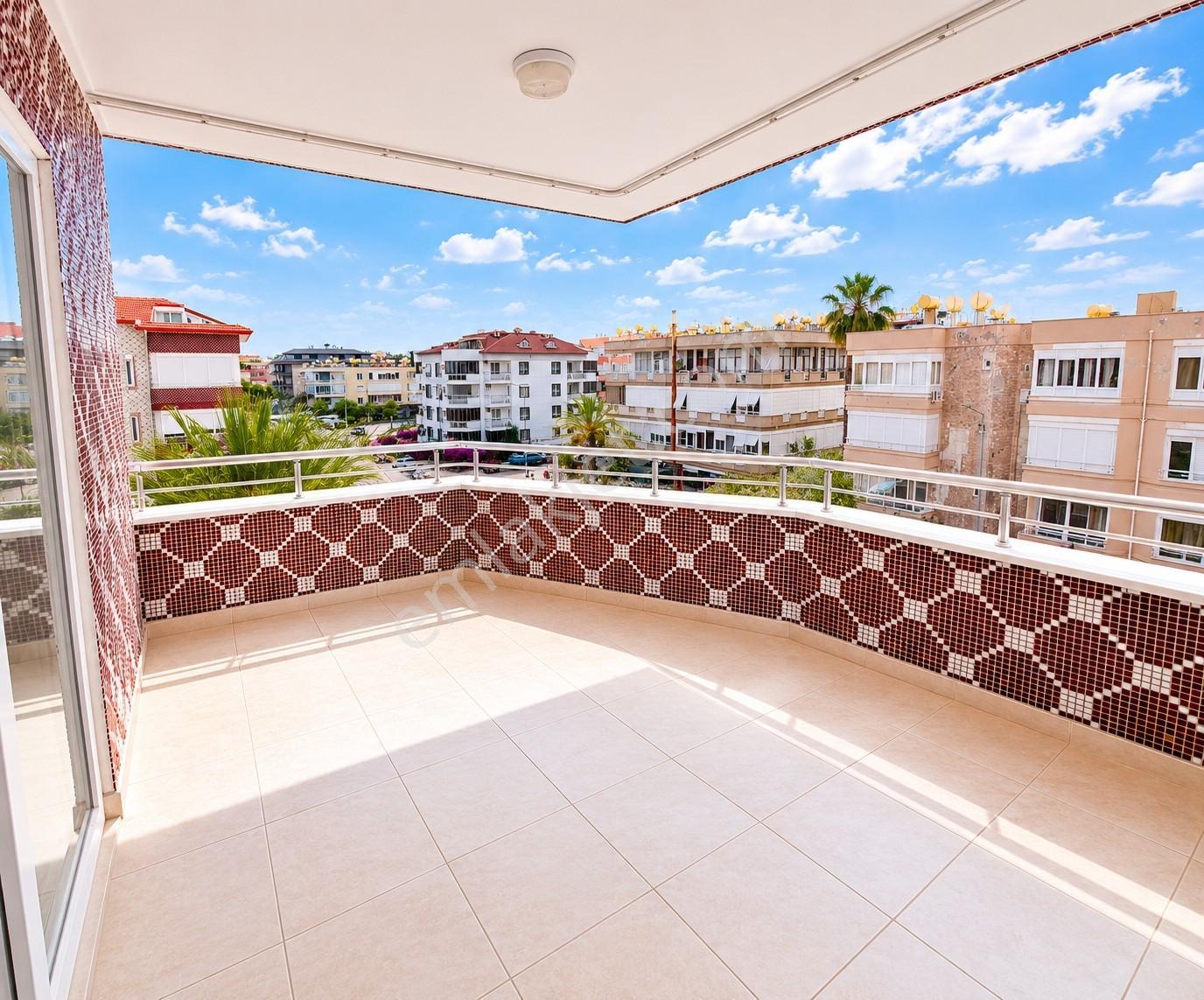 Alanya Oba 3+1 115m2 Ayrı Mutfak,3 Balkon,havuz,denize 300metree - Görsel 6