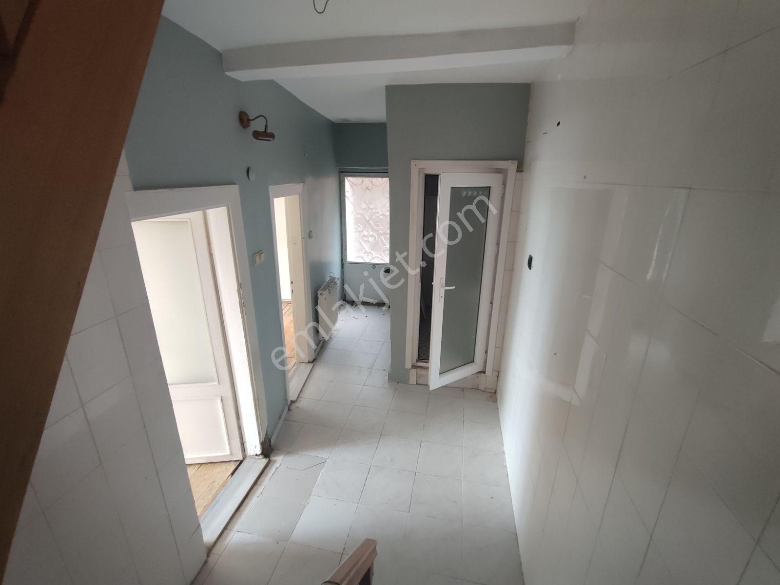 Kuzguncukta Deniz Manzaralı 5+1 Kiralık Müstakil Ev - Görsel 30