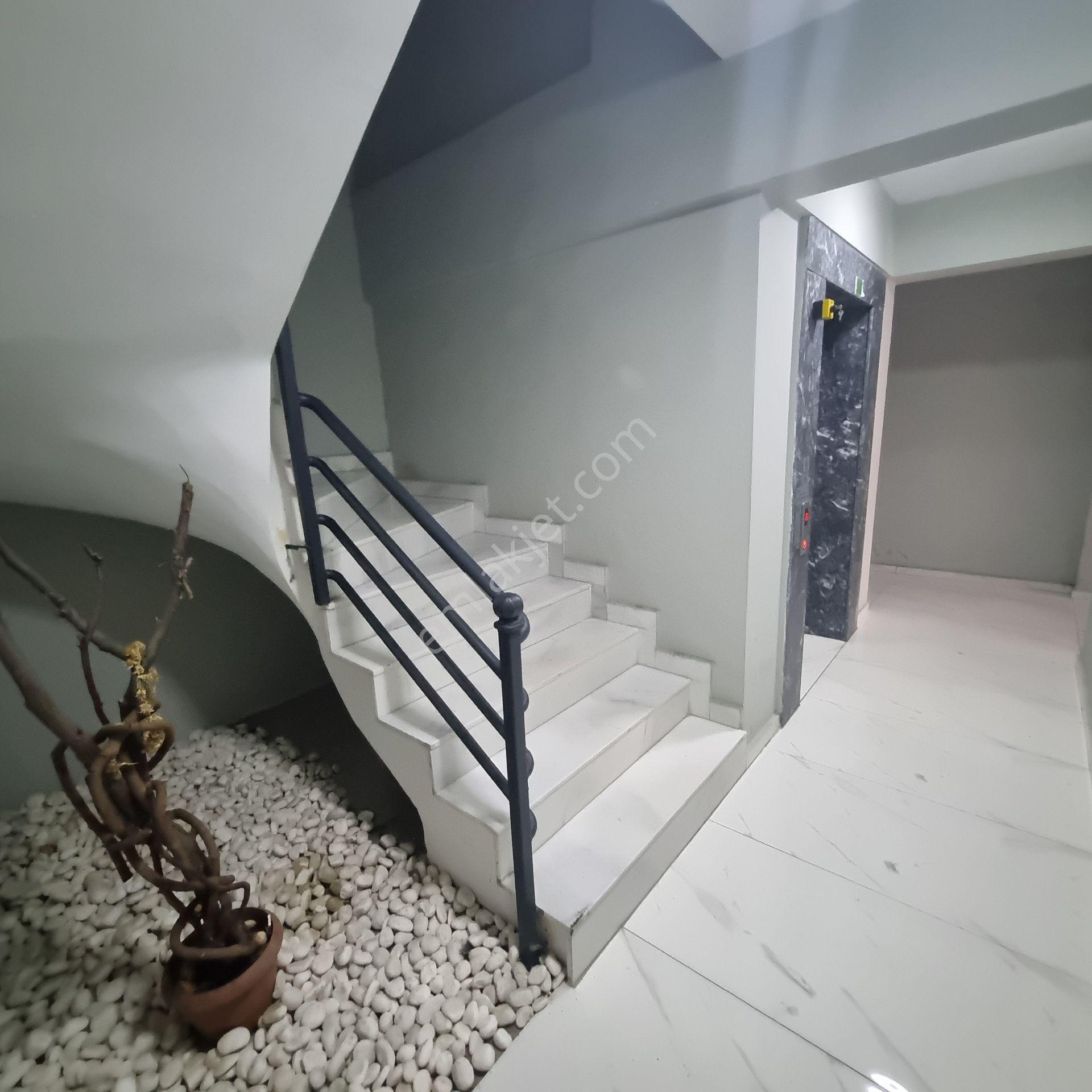 Turgutlu Yeni Mahallede Kiralık Temiz Eşyalı Stüdyo Daire - Görsel 5