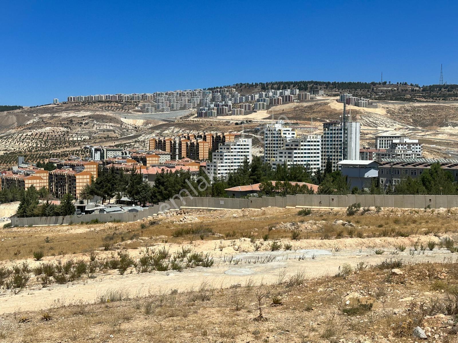 Uyaran 79 Gayrimenkulekrem Çetin Mh 3adet Köşe Başı A5 Arsa Yeri