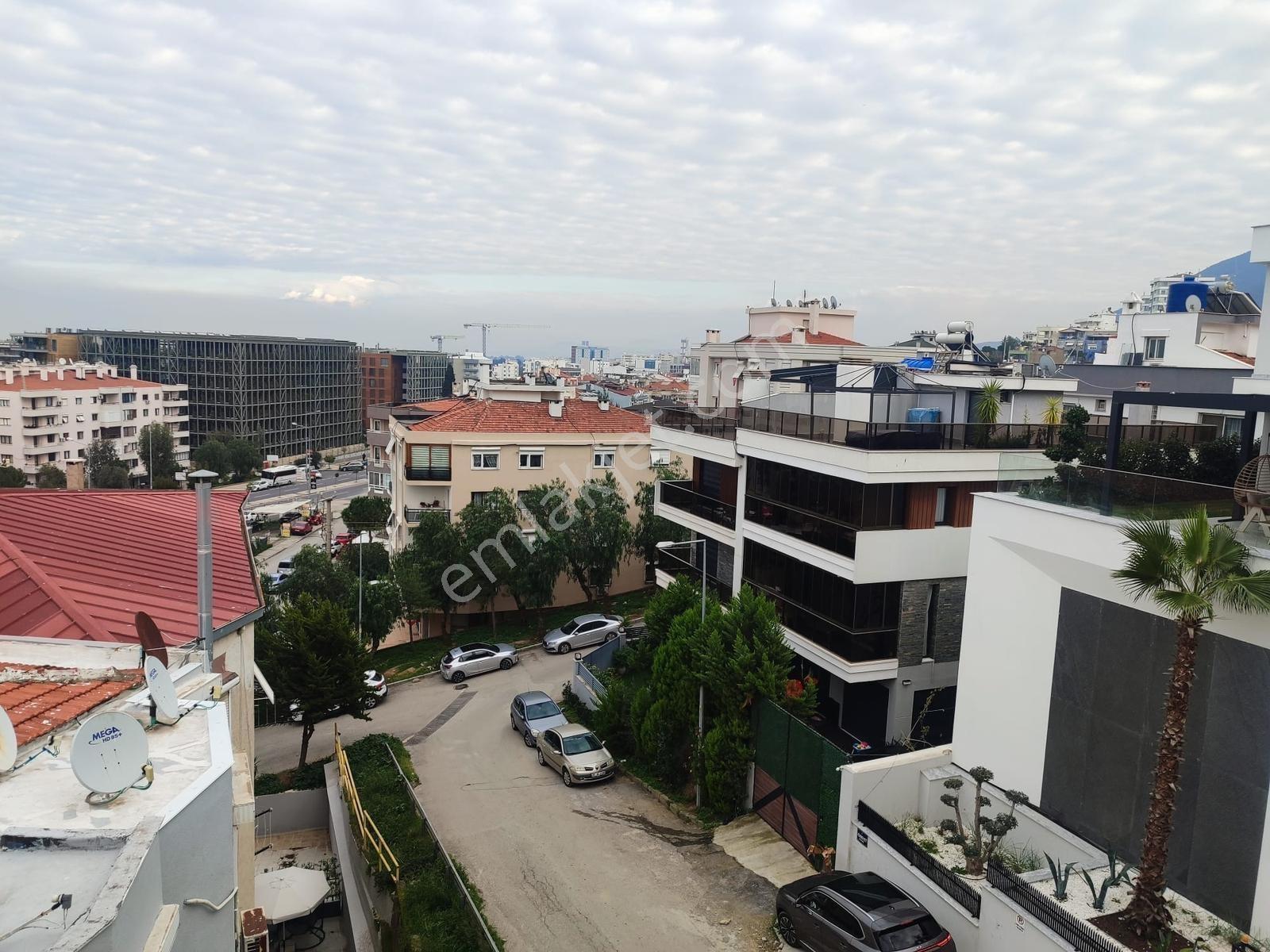 Narlıdere Folkart Yakını Şehir Manzaralı Genç Ve Geniş 3+1 Daire - Görsel 25