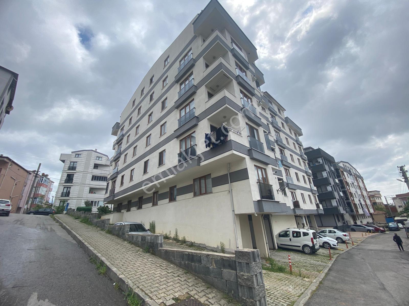 Köşklü Çeşme Merkezi Konum Satılık 2+1 Yüksek Giriş Daire - Görsel 3