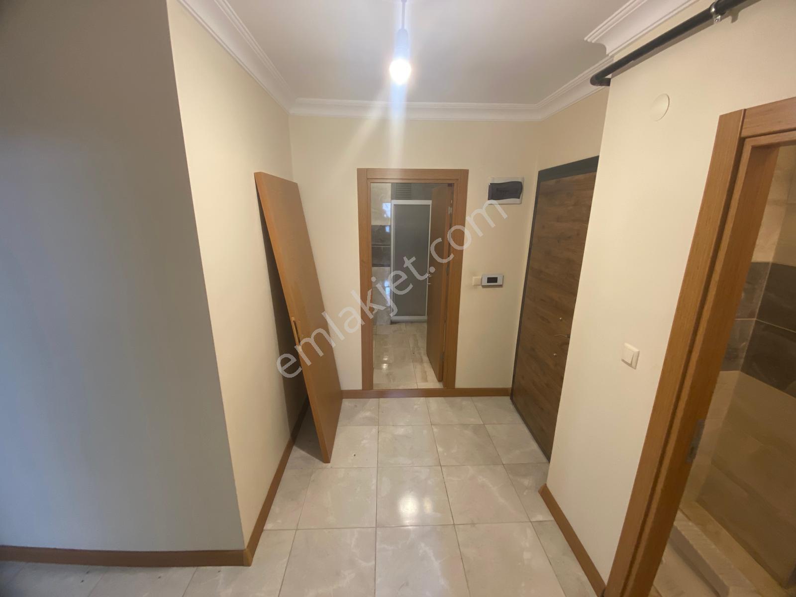 Köşklü Çeşme Merkezi Konum Satılık 2+1 Yüksek Giriş Daire - Görsel 17