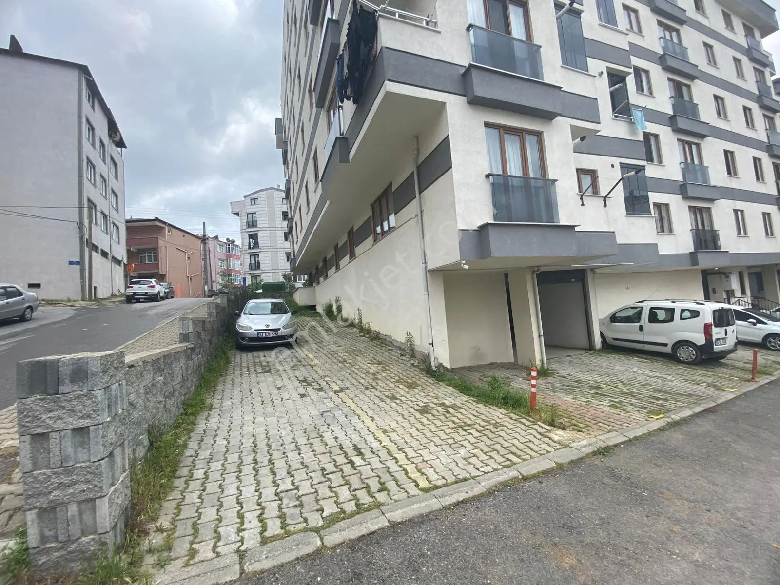 Köşklü Çeşme Merkezi Konum Satılık 2+1 Yüksek Giriş Daire - Görsel 4