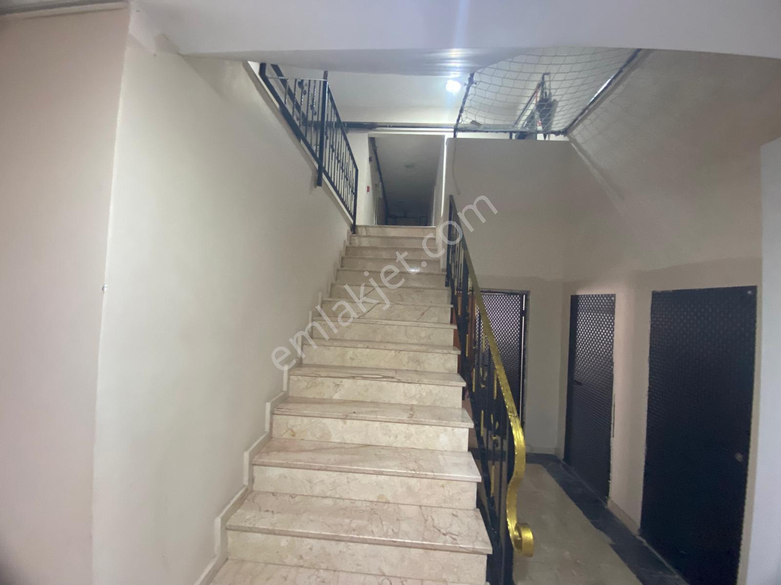 Köşklü Çeşme Merkezi Konum Satılık 2+1 Yüksek Giriş Daire - Görsel 13