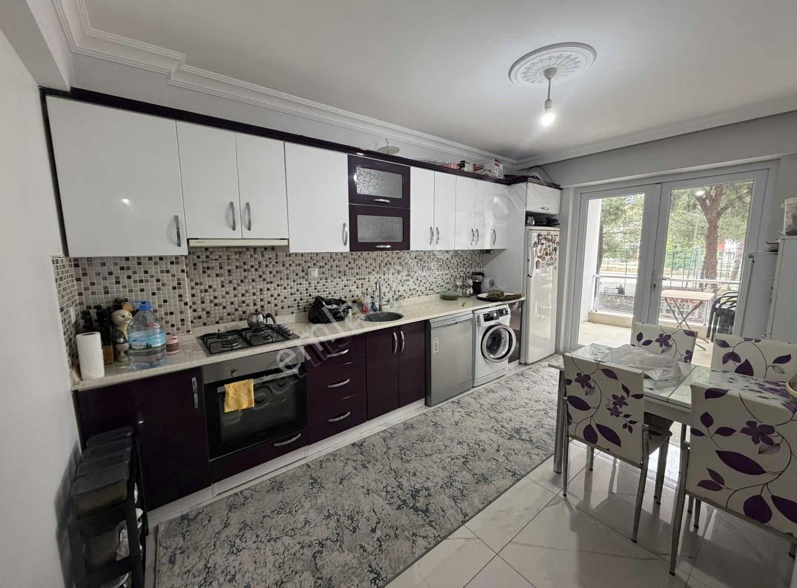 İsabeylide Cadde Üzeri Satılık 3+1 Daire - Görsel 3