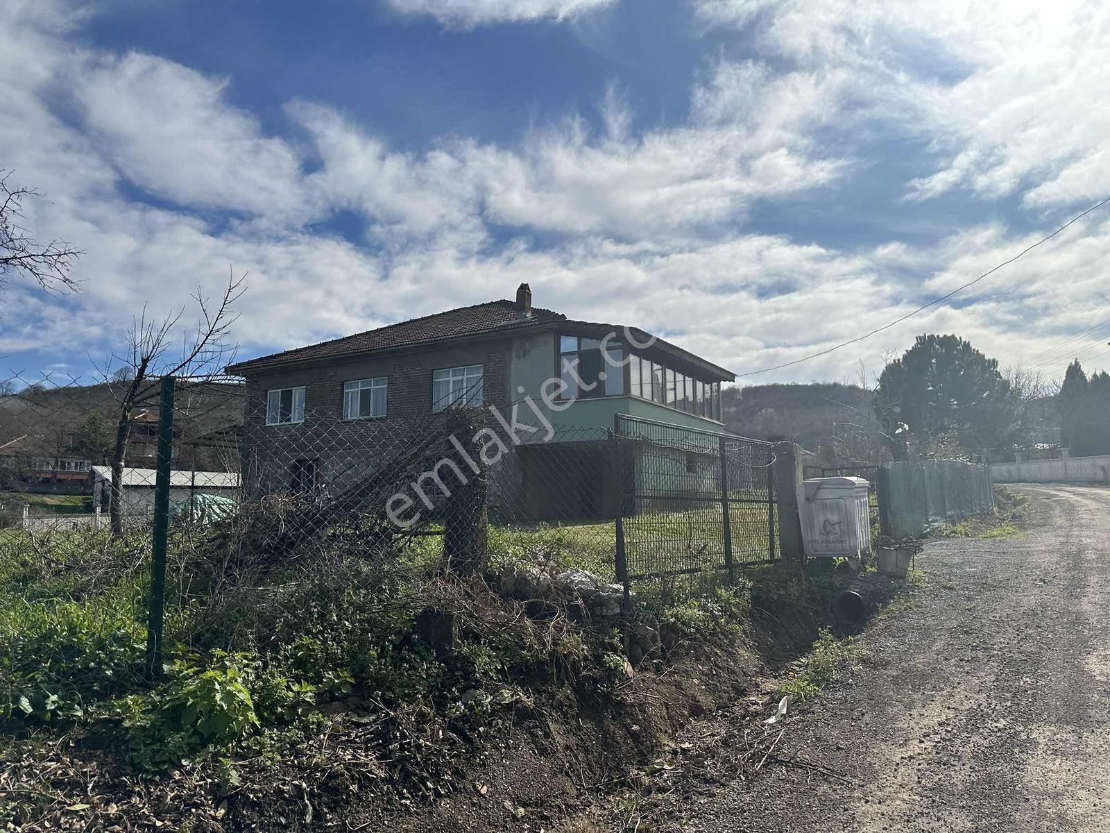 Akçukur Mahallesi'nde 2.195 M2 İmarlı Arsa İçinde Müstakil Ev - Görsel 18