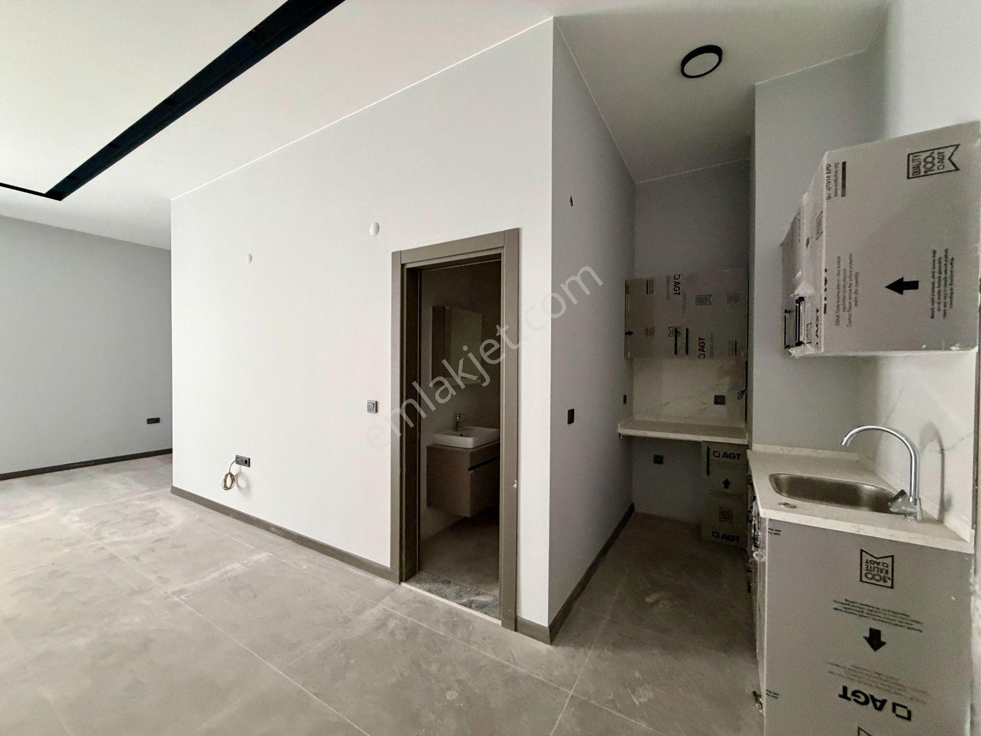 Kuşadası Merkez Ana Cadde Üzerınde 42 M² Kıralık Ofıs - Görsel 6