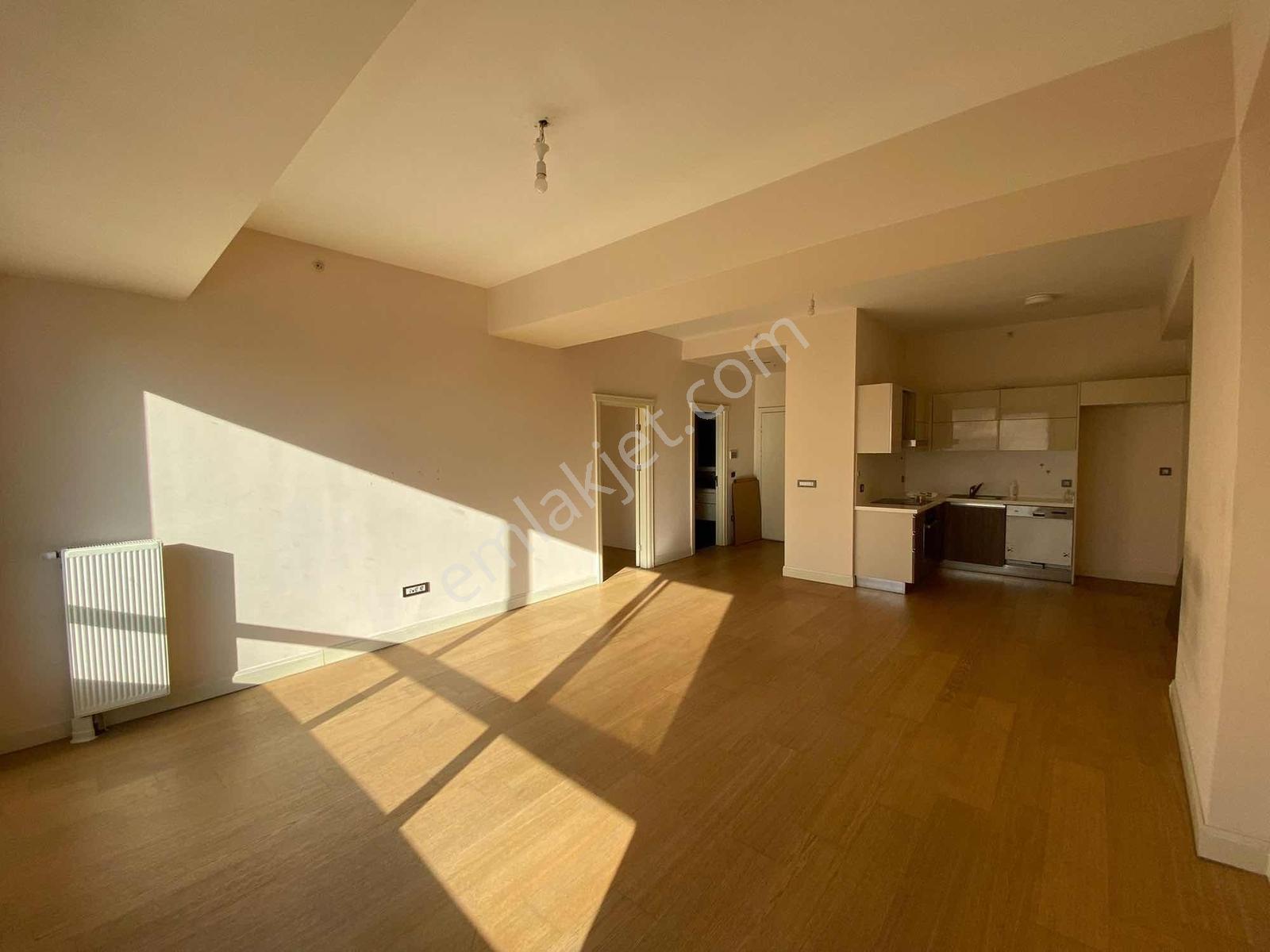 Venezia'da 90m2 Avm Mnz Kiralık 1+1 Daire