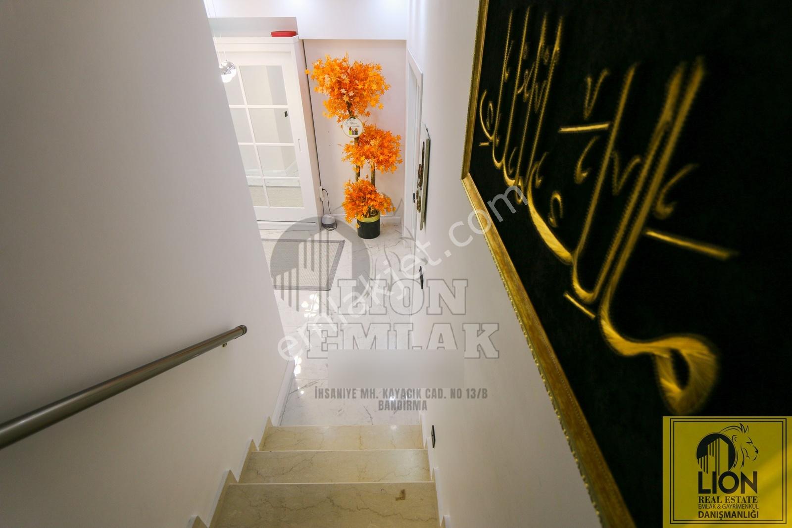 Lıon Emlak'tan İhsaniye'de Lüks Tasarım Tripleks Satılık Villa - Görsel 32