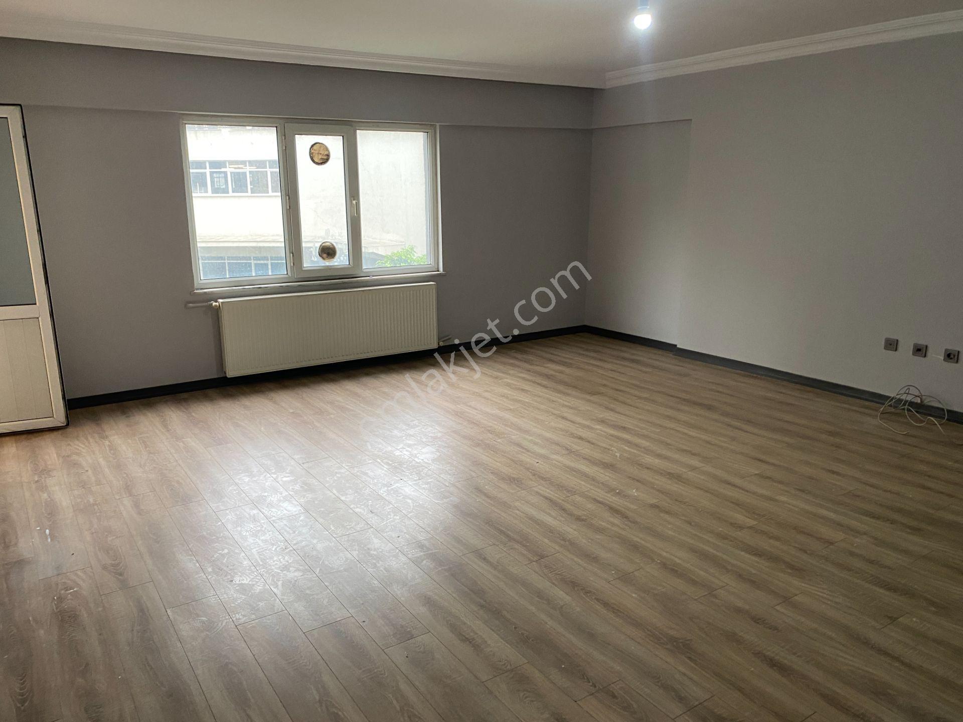 Merkezi Konumda | Esenyurt Akkent Sitesi’nde 140 M² Geniş 3+1 Tadilatlı Daire - Görsel 6