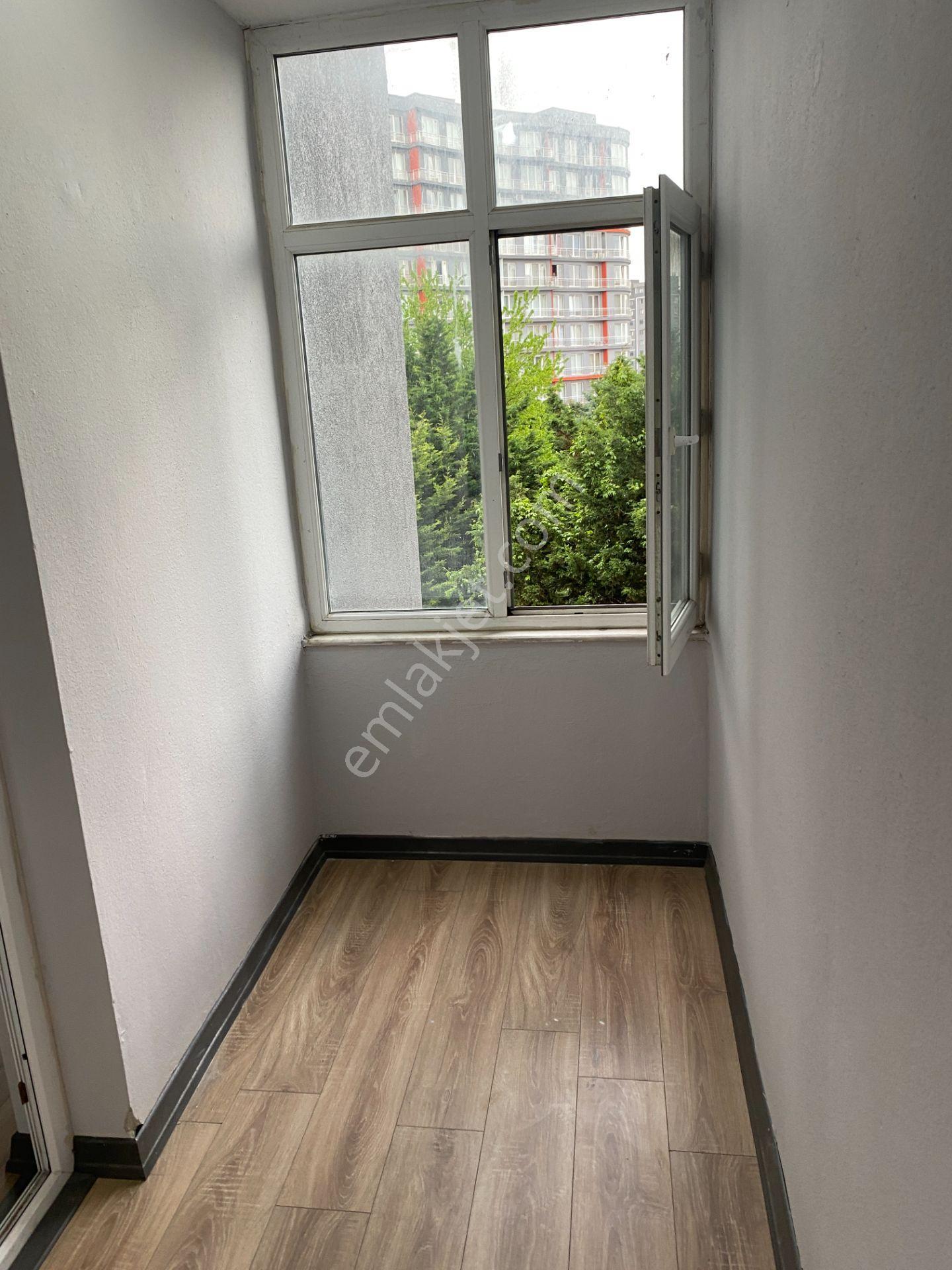 Merkezi Konumda | Esenyurt Akkent Sitesi’nde 140 M² Geniş 3+1 Tadilatlı Daire - Görsel 19