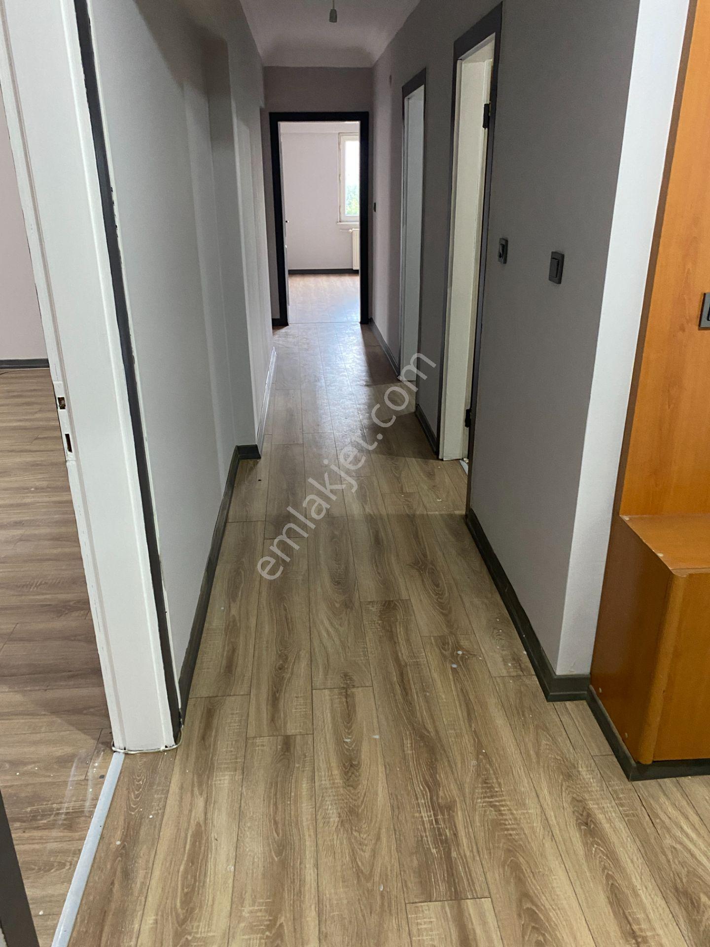 Merkezi Konumda | Esenyurt Akkent Sitesi’nde 140 M² Geniş 3+1 Tadilatlı Daire - Görsel 8