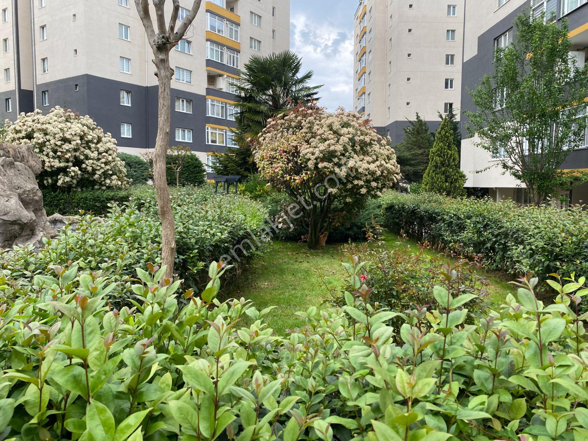 Merkezi Konumda | Esenyurt Akkent Sitesi’nde 140 M² Geniş 3+1 Tadilatlı Daire - Görsel 28