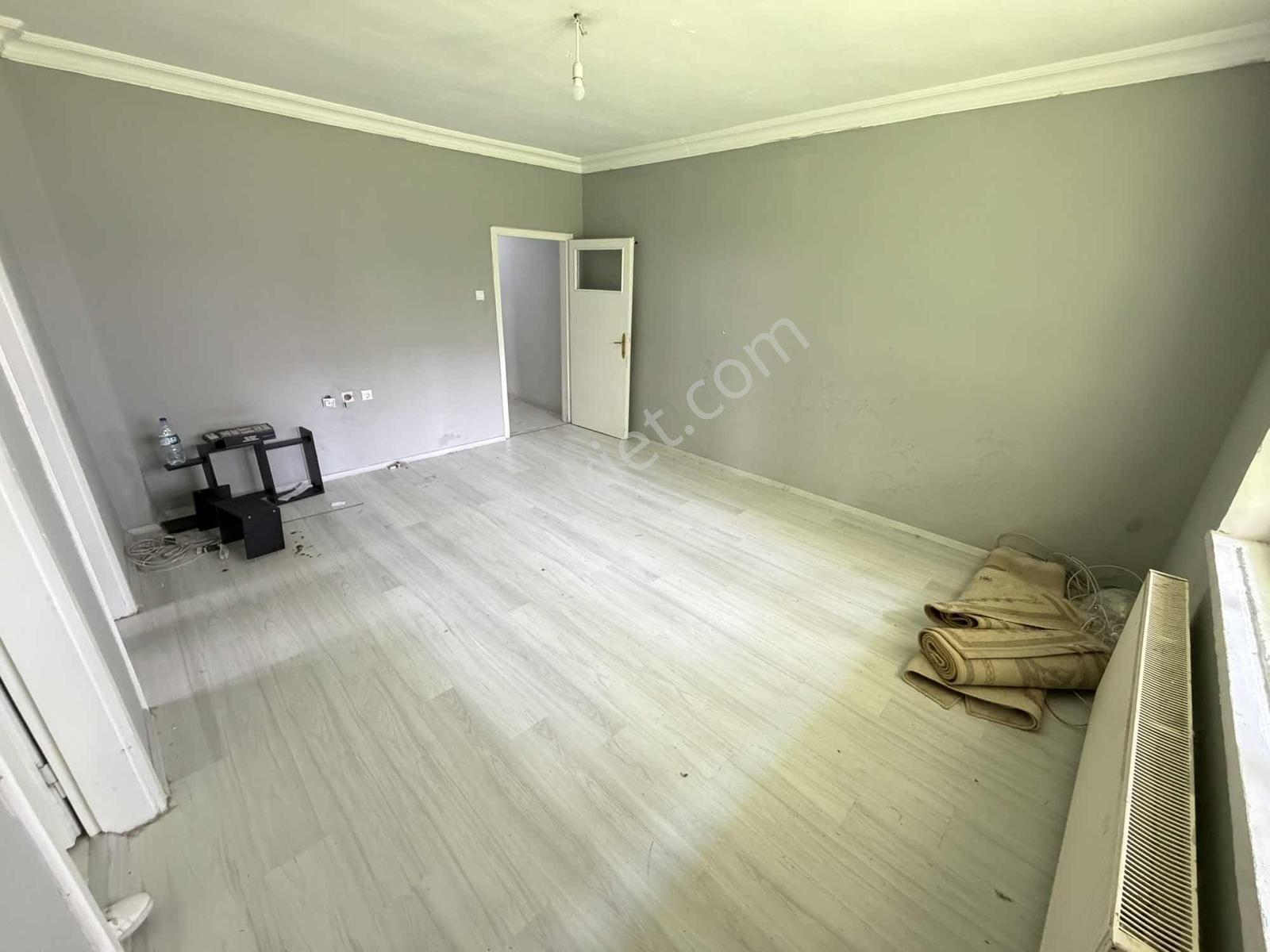 Keçiören Araştırma Hst. Karşısı Giriş Kat 3+1 Yapılı Daire - Görsel 4