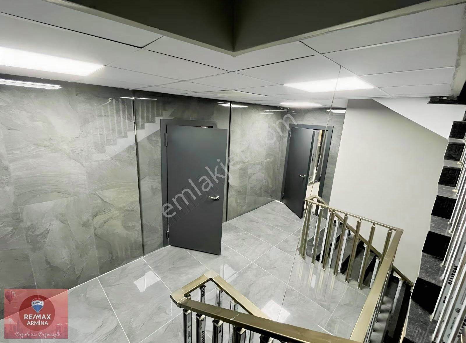 İzmit Çarşıda Lüks Plaza İçinde Ofisler - Görsel 23