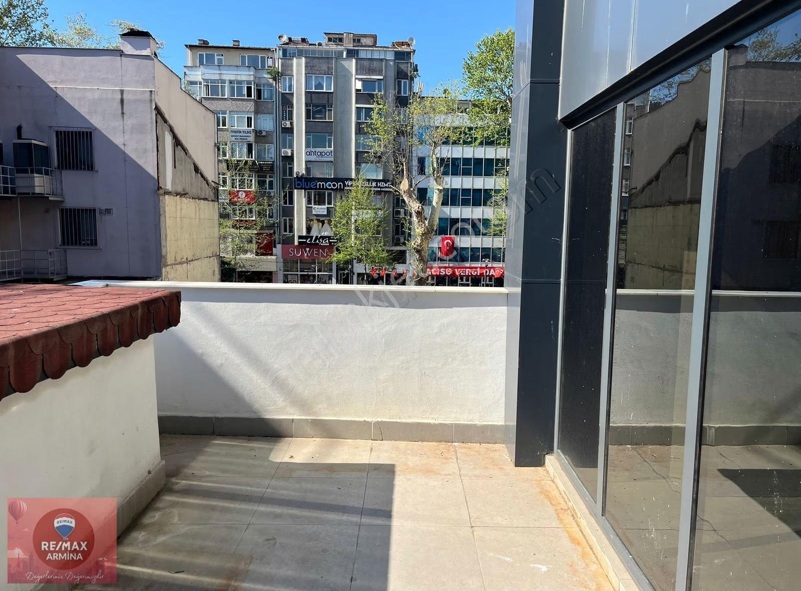 İzmit Çarşıda Lüks Plaza İçinde Ofisler - Görsel 11