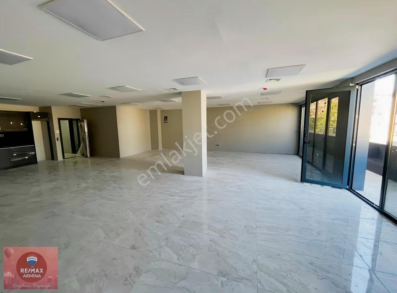 İzmit Merkezde Prestijli Lüks Ofisler - Görsel 23