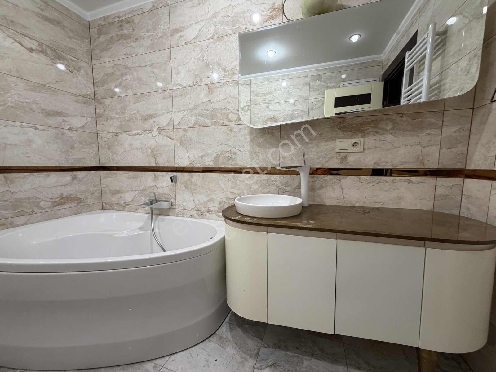 Florya Şenlikköy Kiralık 3+1 Ebeveyn Banyolu Giyinme Odalı - Görsel 3