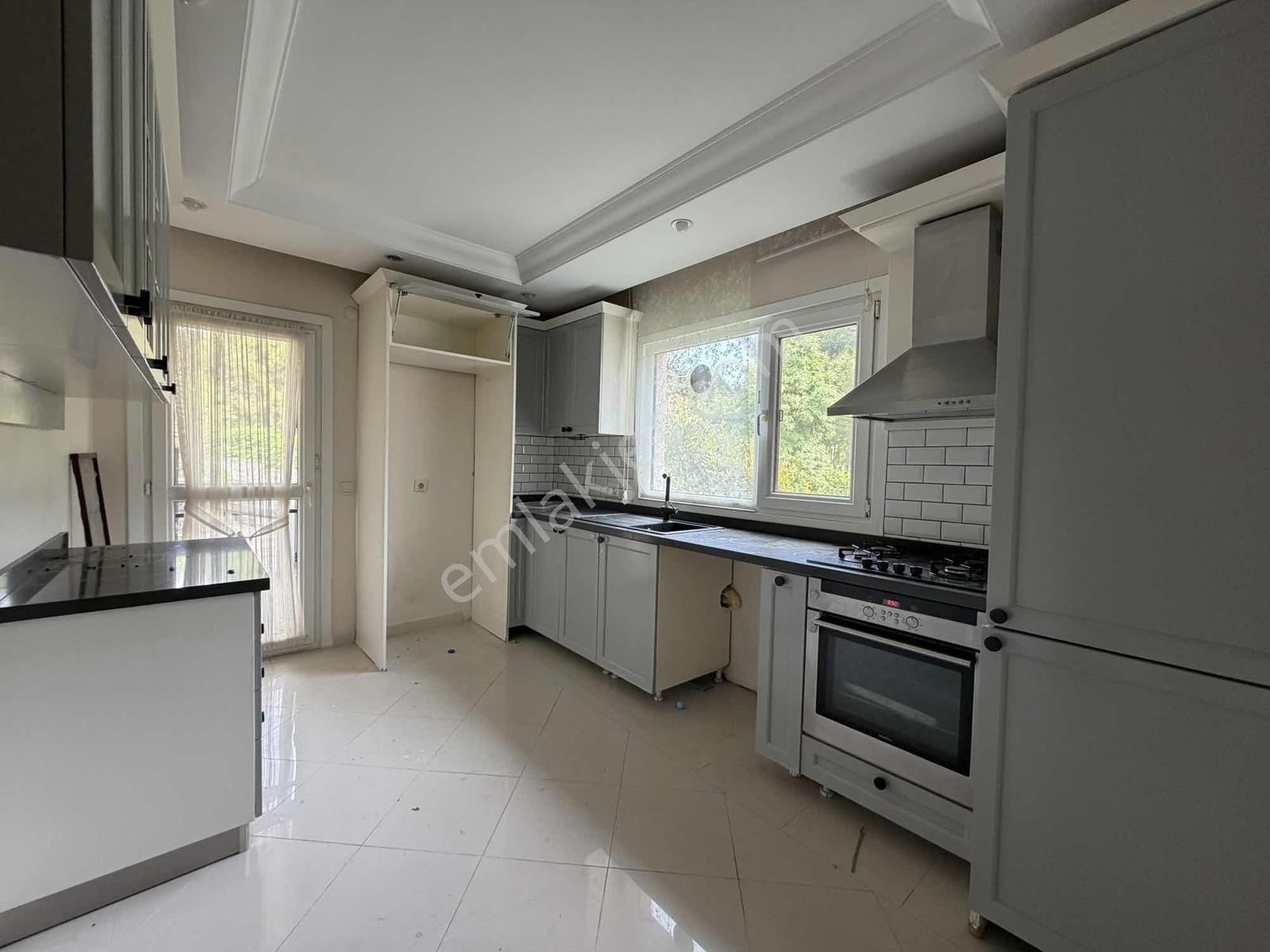Florya Şenlikköy Kiralık 3+1 Ebeveyn Banyolu Giyinme Odalı - Görsel 8