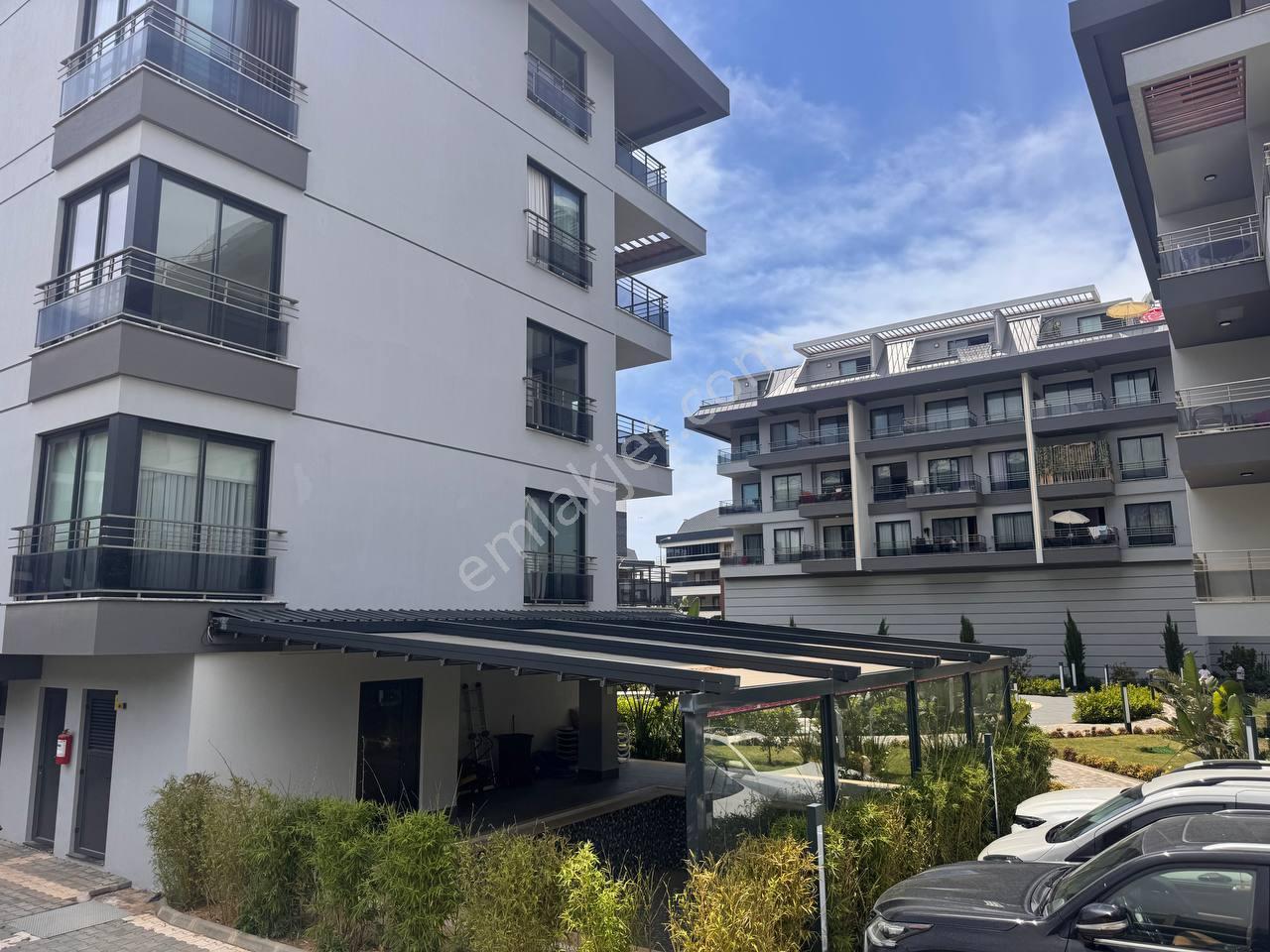 Alanya Oba Mahallesin De 50m², 1+1 Eşyasız Havuz Manzaralı Satılık Daire - Görsel 15