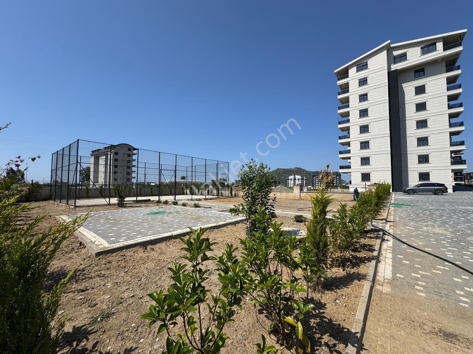Havuz Ve Tropik Park Manzaralı Satılık 1+1 Daire - Görsel 16