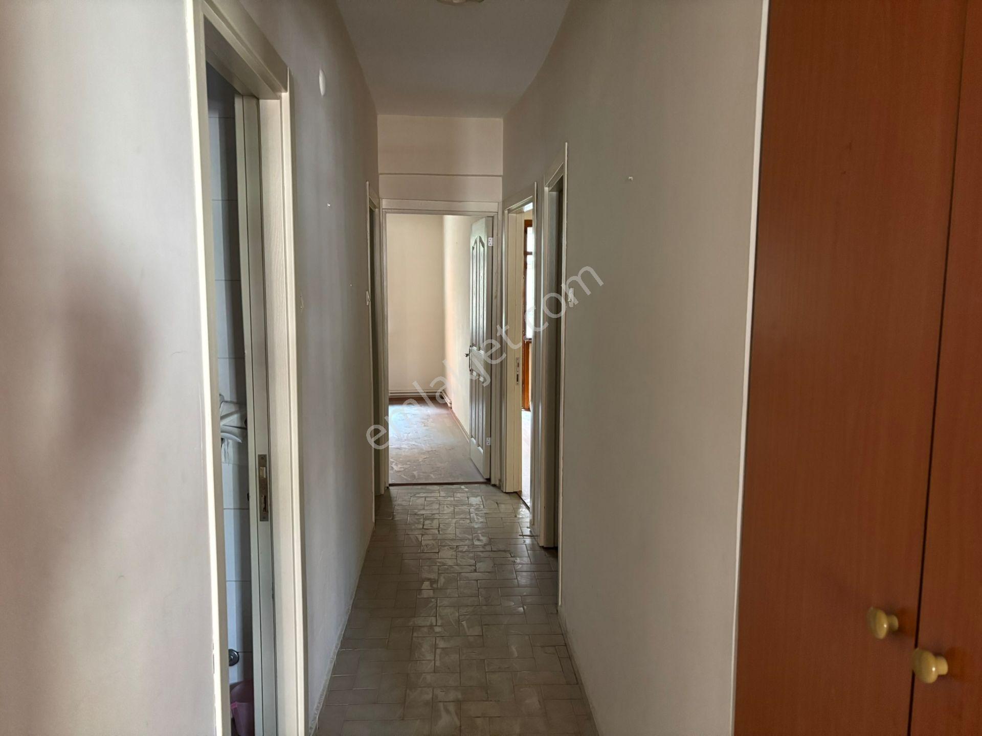 Gülbağ Yenidere Sokak / Kiralık 3+1 / 35.000 Tl - Görsel 26