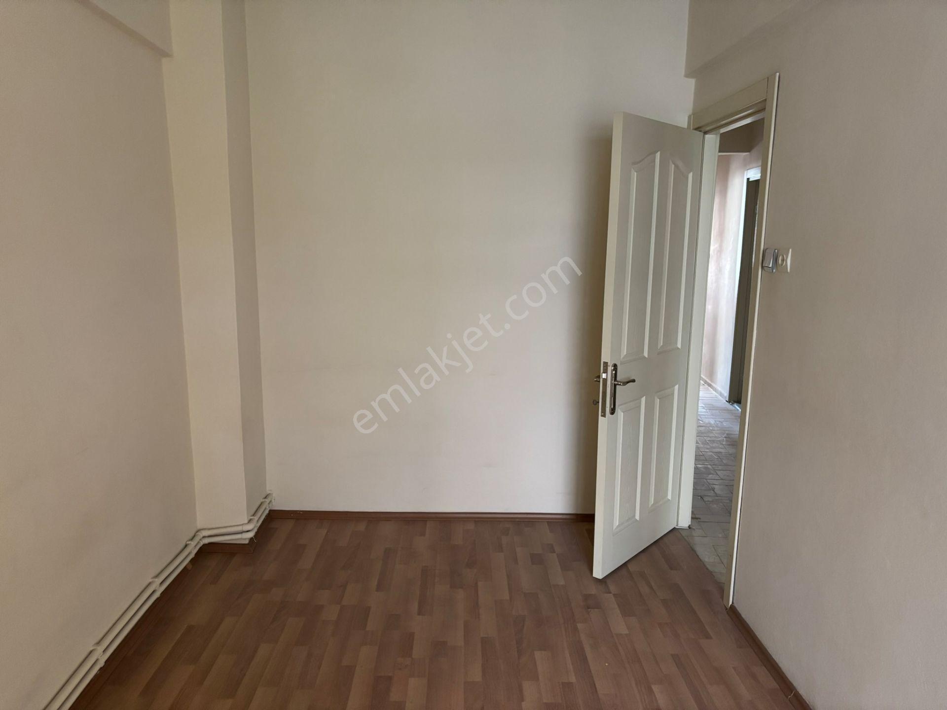 Gülbağ Yenidere Sokak / Kiralık 3+1 / 35.000 Tl - Görsel 24