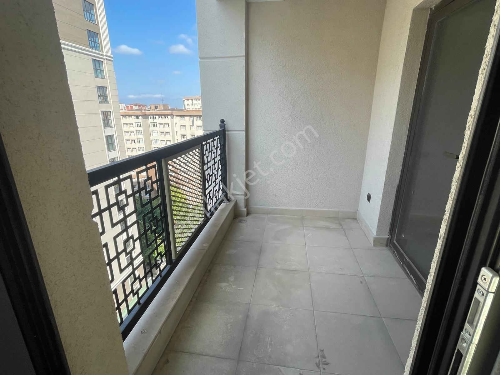 Beylikdüzü Kameroğlu Metrohome Havuz Cephe 79 M2 1+1 Daire - Görsel 5