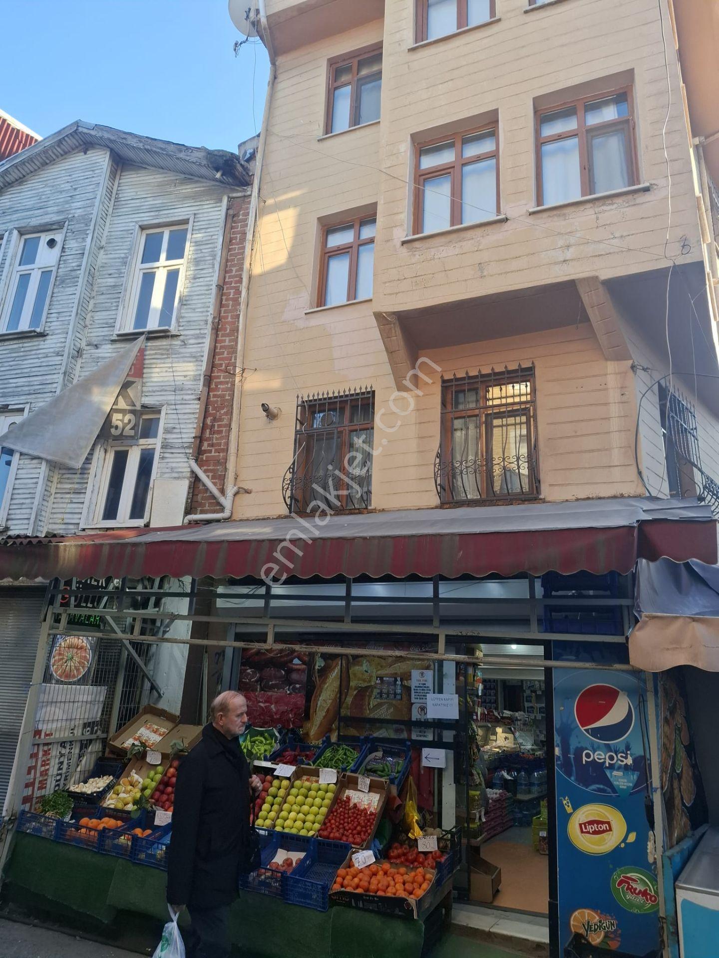 Devren Kiralık Market Fatih Cibali Mahallesinde Salihpaşa Caddesinde 160m2/2 Katlı Devren Kiralık
