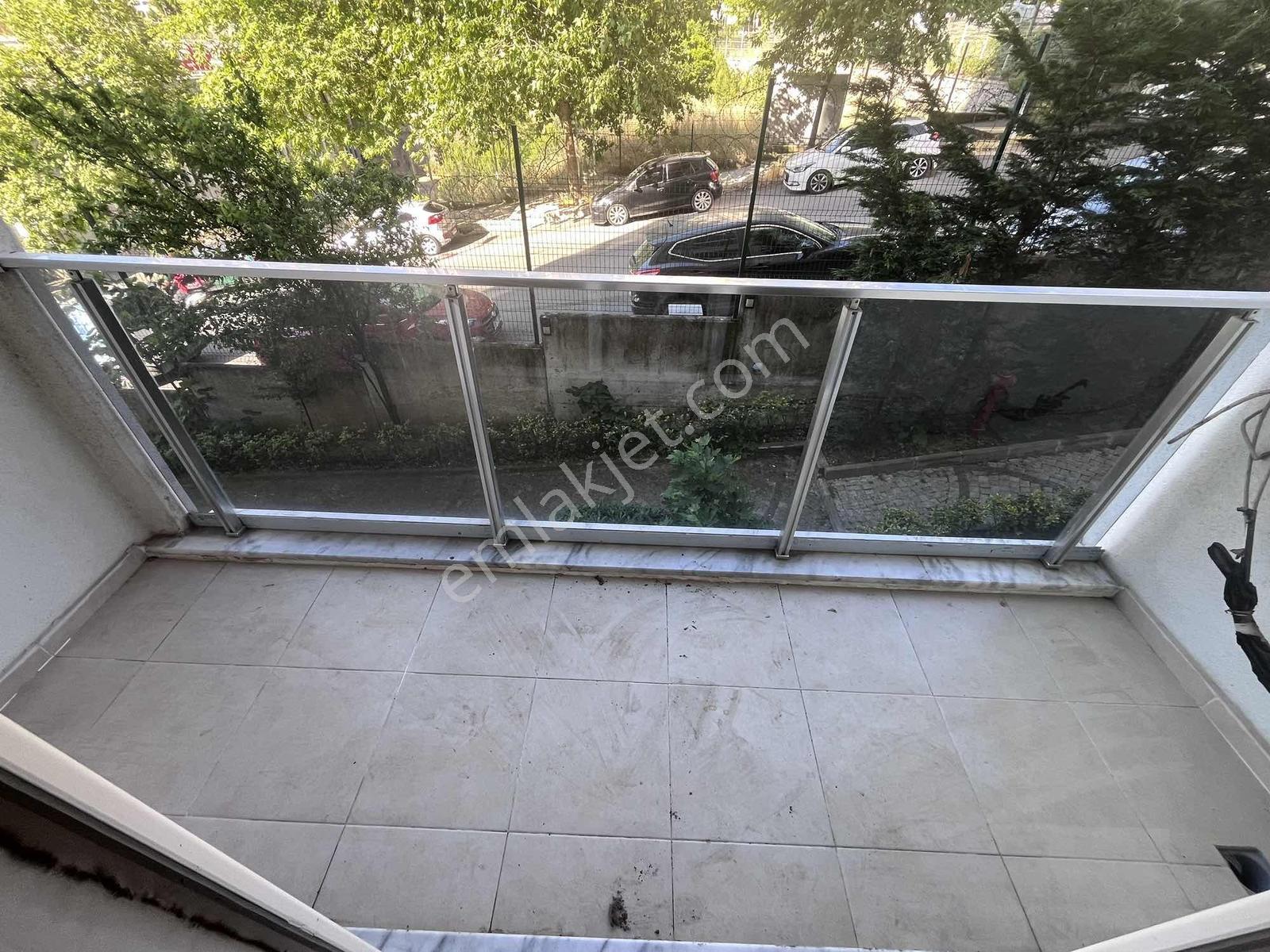 Maltepe Zümrütevlerde 1+1 Güvenlikli Site İçerisinde Ferah Daire - Görsel 9