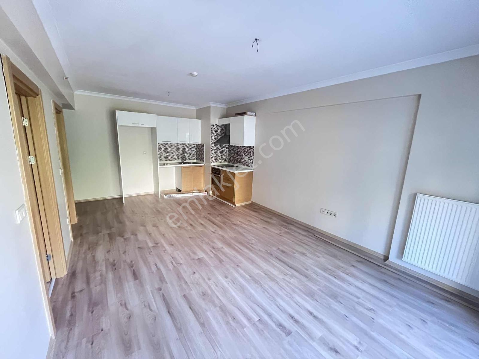 Maltepe Zümrütevlerde 1+1 Güvenlikli Site İçerisinde Ferah Daire - Görsel 25
