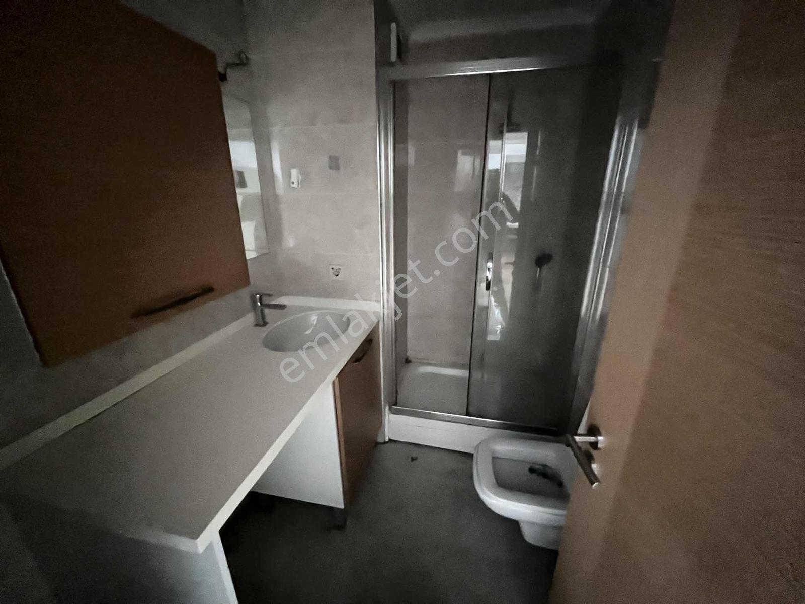 Maltepe Zümrütevlerde 1+1 Güvenlikli Site İçerisinde Ferah Daire - Görsel 7
