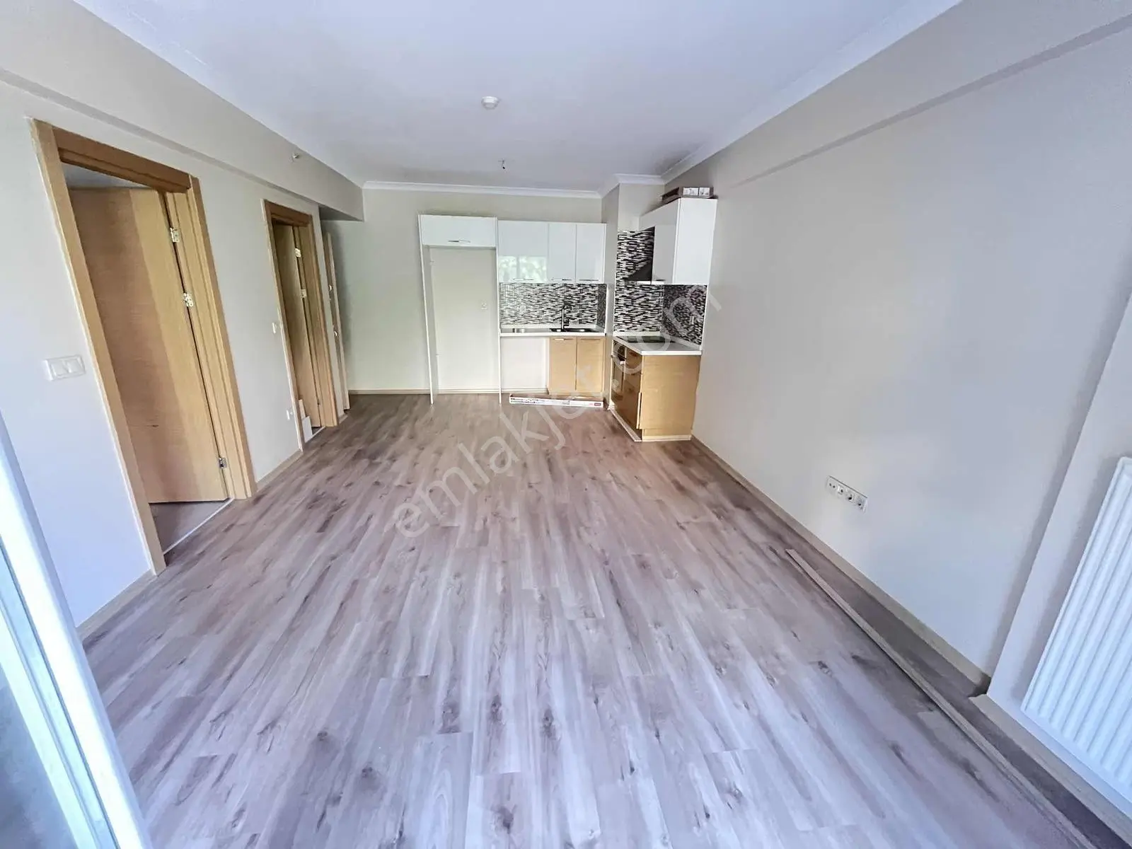 Maltepe Zümrütevlerde 1+1 Güvenlikli Site İçerisinde Ferah Daire - Görsel 2