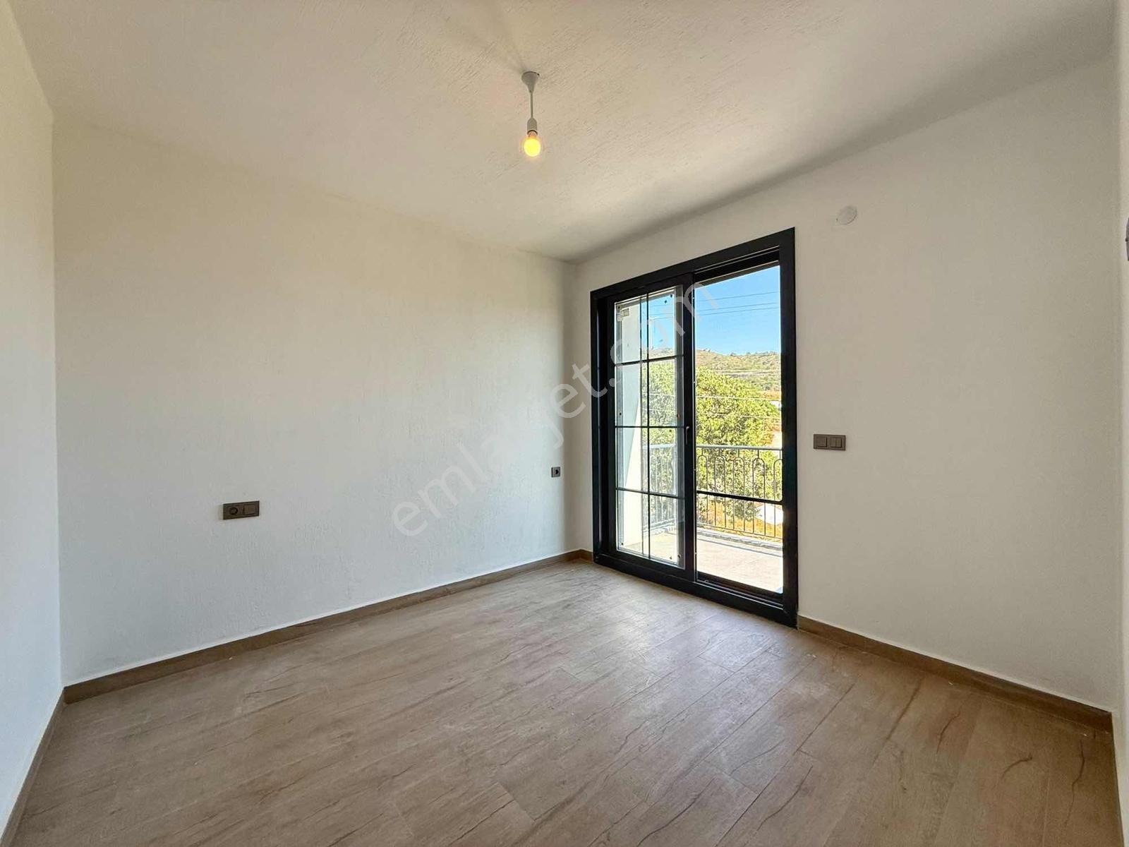 Köy İçinde Modern Ve Seçkin Yaşam | Oturuma Hazır 3+1 Lüks Villa - Görsel 20