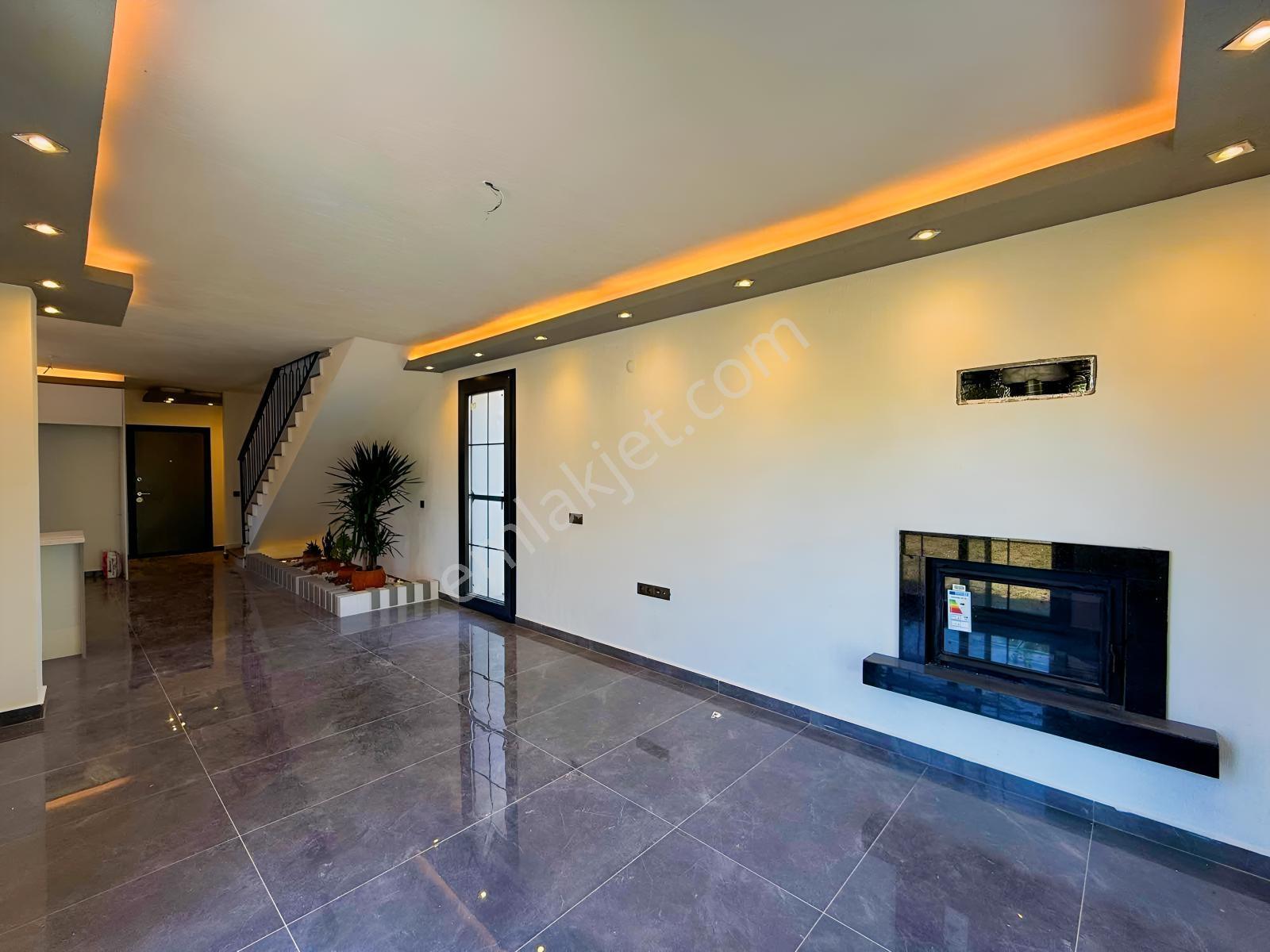Köy İçinde Modern Ve Seçkin Yaşam | Oturuma Hazır 3+1 Lüks Villa - Görsel 8