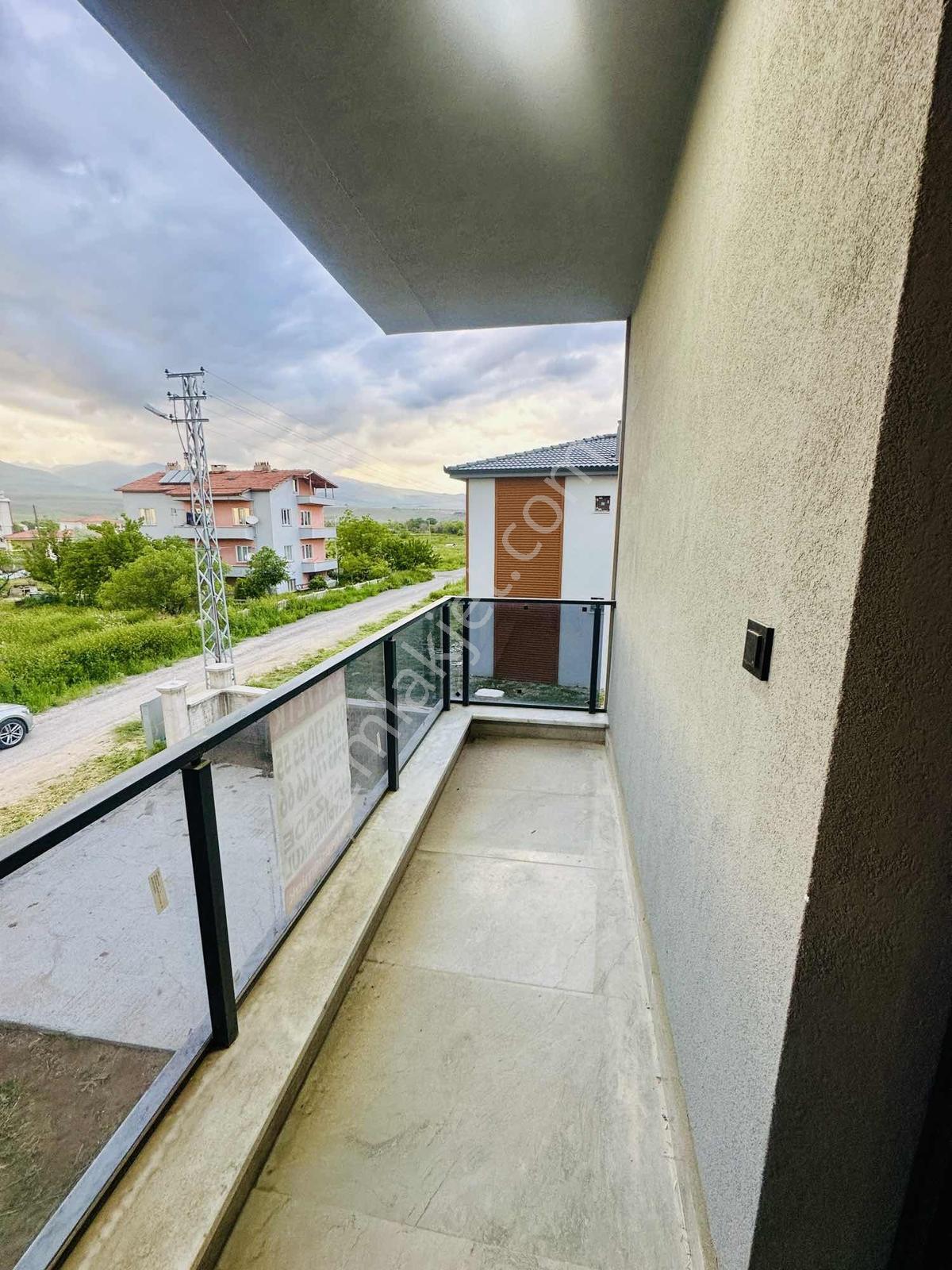 Niğde Bor Sıra Söğütlerde 4,5 + 1 Lüks Villa - Görsel 15