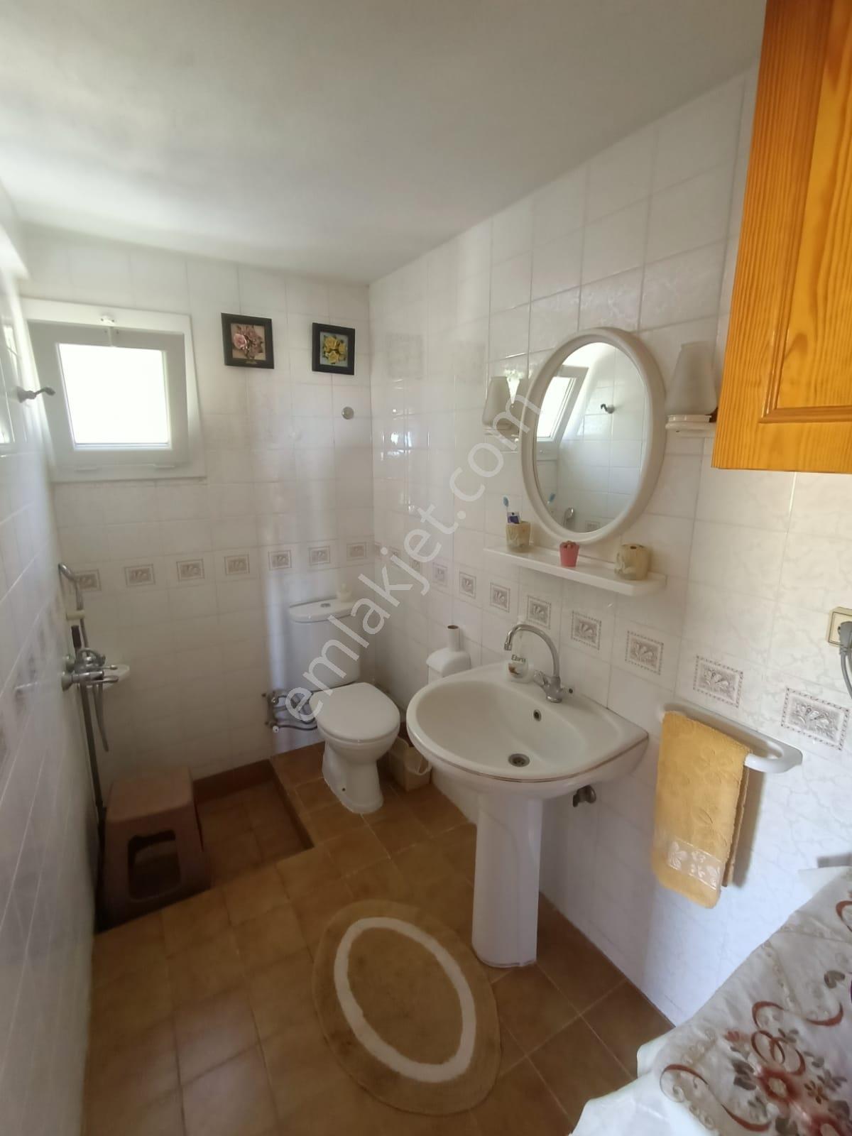 Özdere Göztepe Sahil Sitesi'nde Sezonluk Kiralık 3+1 Ferah Villa - Görsel 14