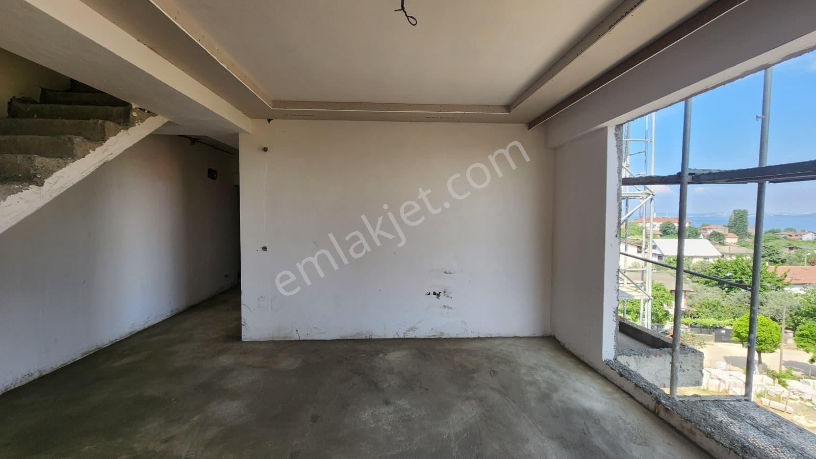 Deniz, Köprü Ve Doğa Manzaralı 2+1 Çatı Dubleks Daire - Görsel 17