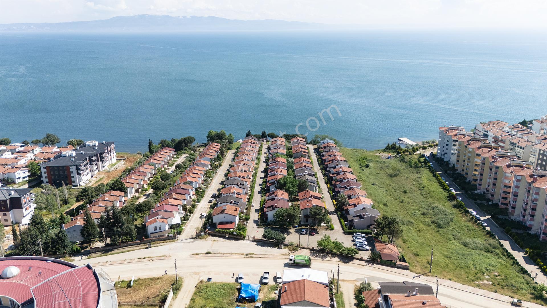 Yalova Armutlu Havacılar Sıtesı Utes'ın En Guzel Konumlu Vıllası