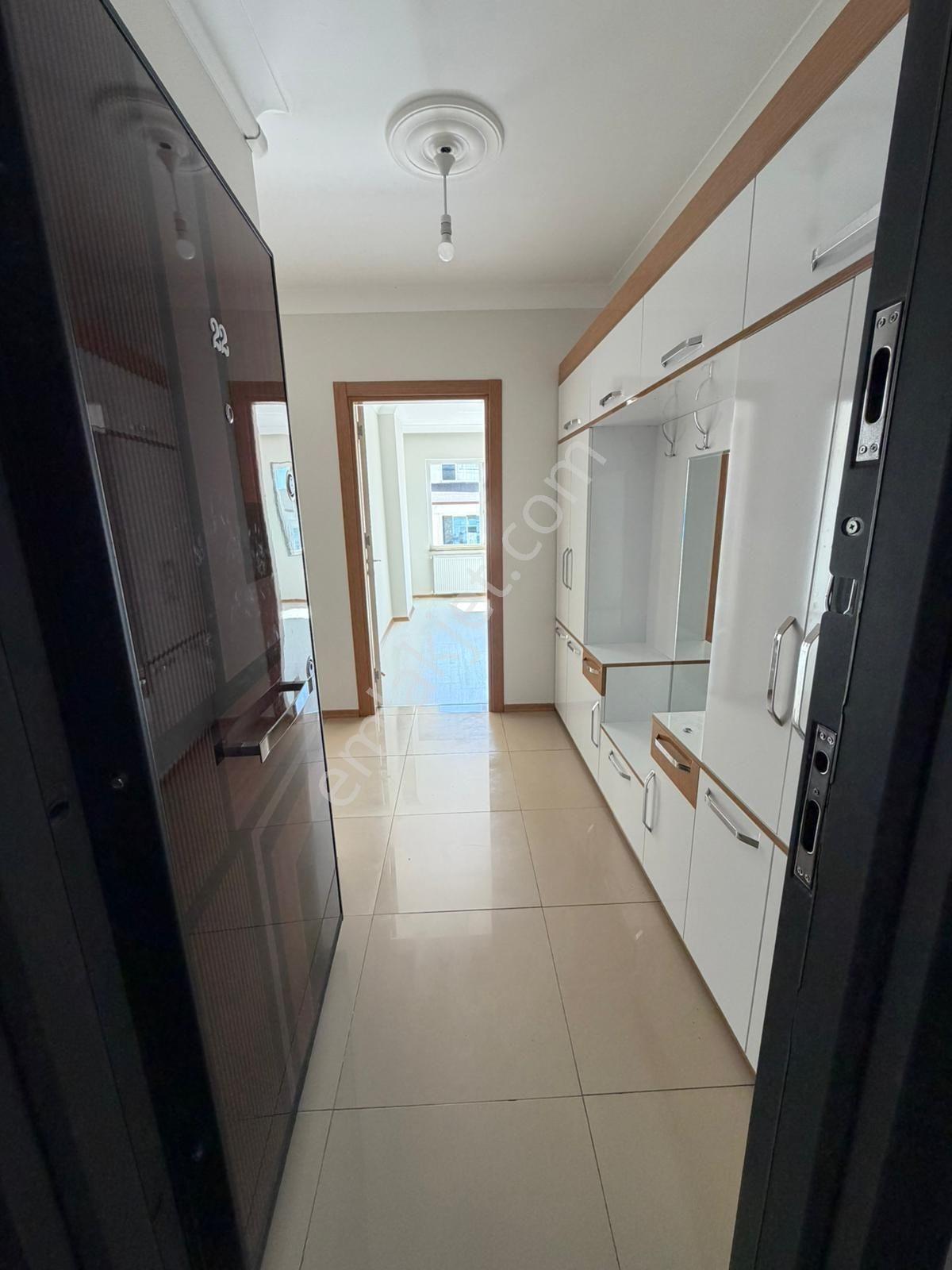 Edremit Eroğlan'da Kapalı Otoparklı Lüks 3+1 Kiralık Daire - Görsel 11