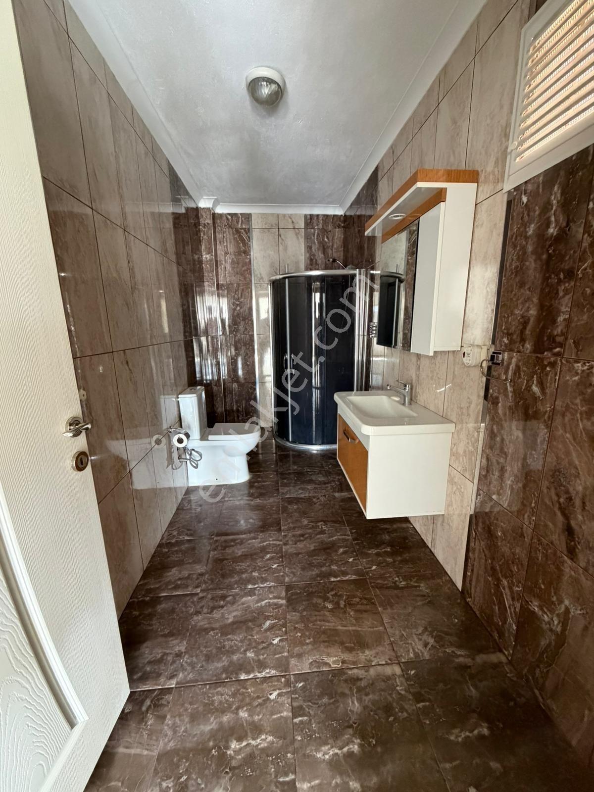 Edremit Eroğlan'da Kapalı Otoparklı Lüks 3+1 Kiralık Daire - Görsel 16