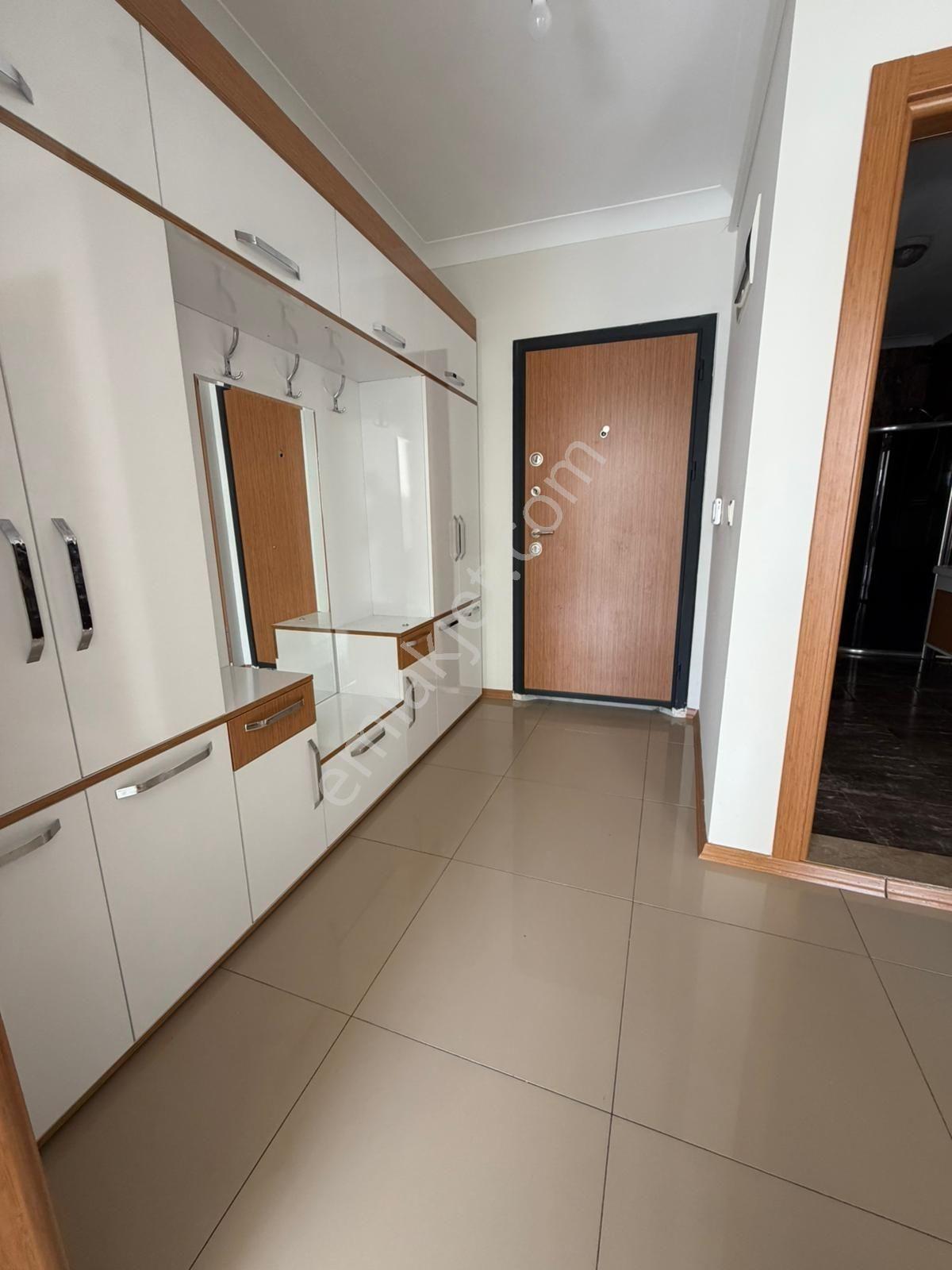 Edremit Eroğlan'da Kapalı Otoparklı Lüks 3+1 Kiralık Daire - Görsel 24