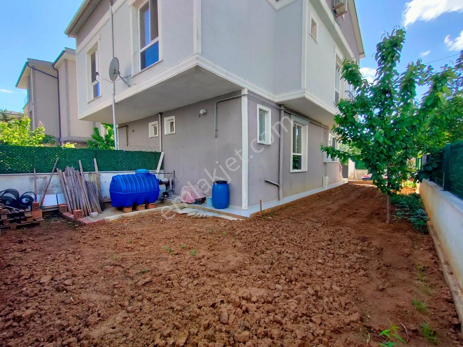 Yeniçiftlikte Geniş Caddeye Cephe Masrafsız Bahçeli Yazlık Villa - Görsel 13