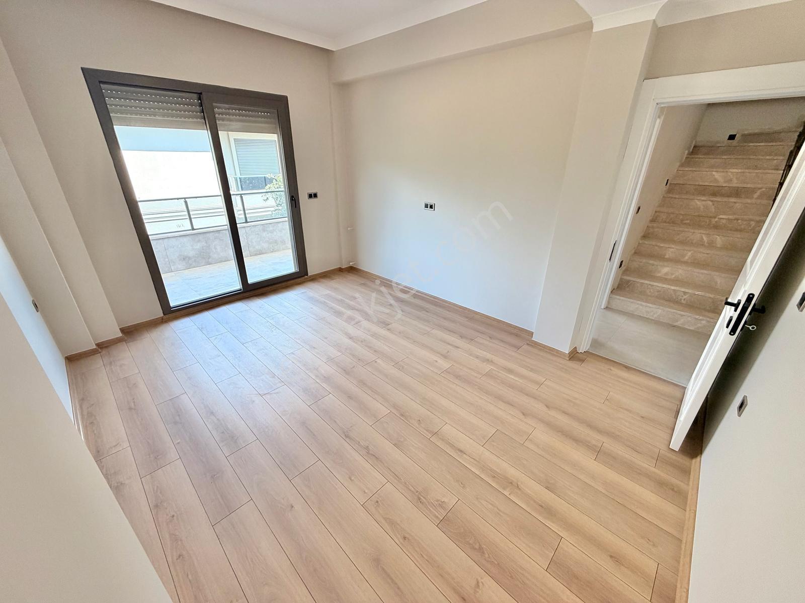 Erim'den Güre'de Doğa Manzaralı Teraslı 3+1 Sıfır Satılık Villa! - Görsel 17