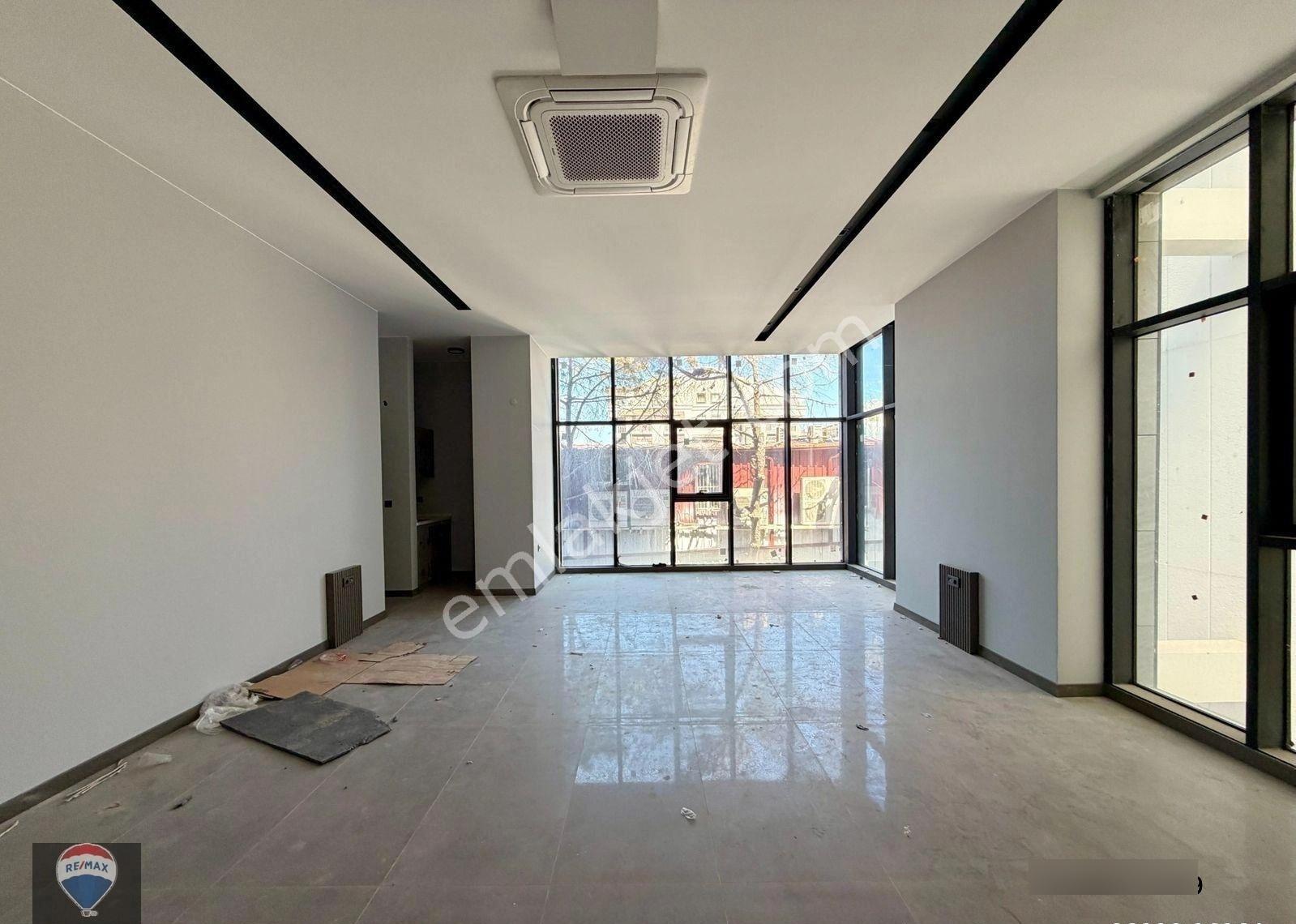 Kuşadası Merkez Ana Cadde Üzerınde 46 M² Kıralık Ofıs - Görsel 5