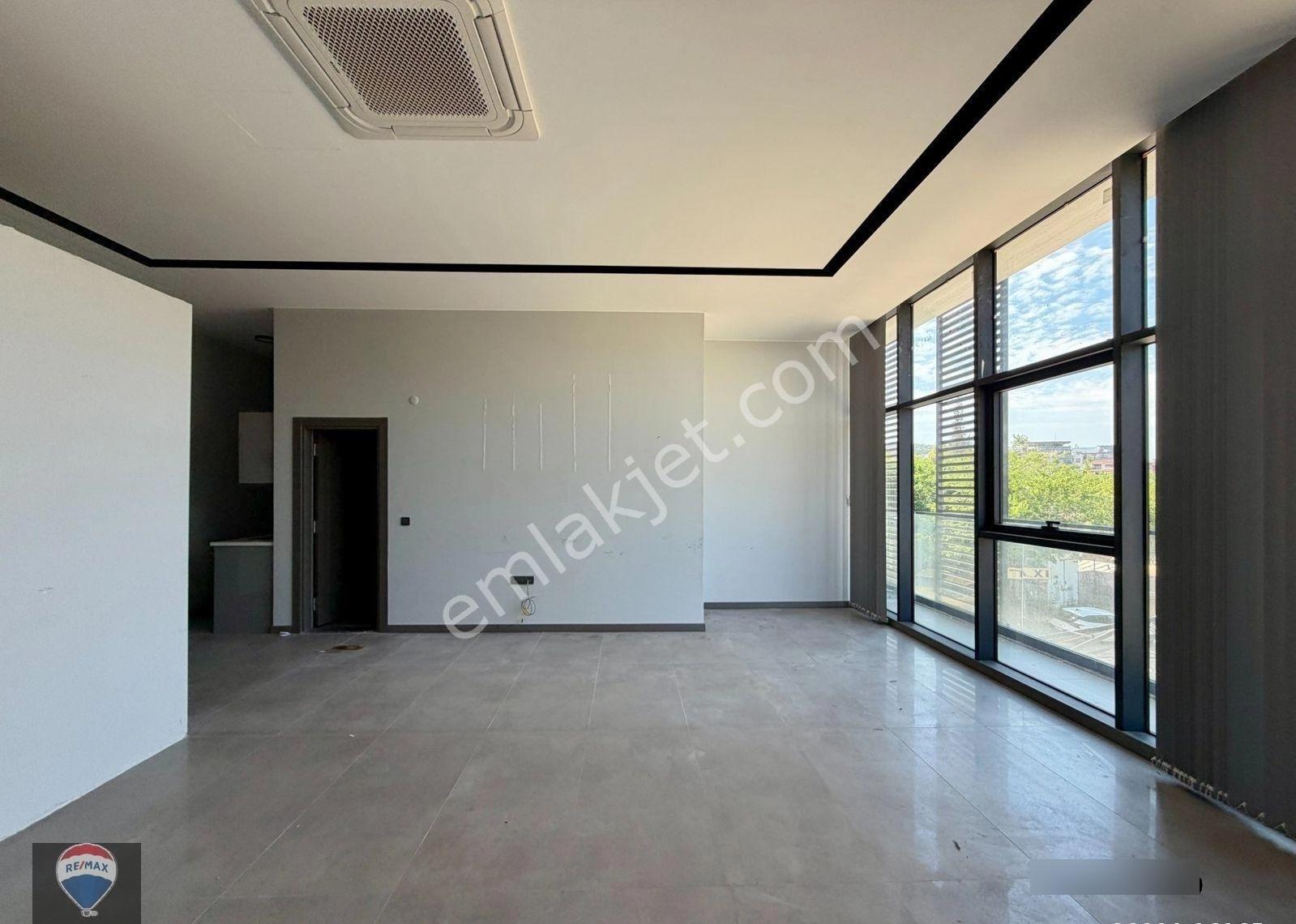 Kuşadası Merkez Ana Cadde Üzerınde 44 M² Kıralık Ofıs - Görsel 9