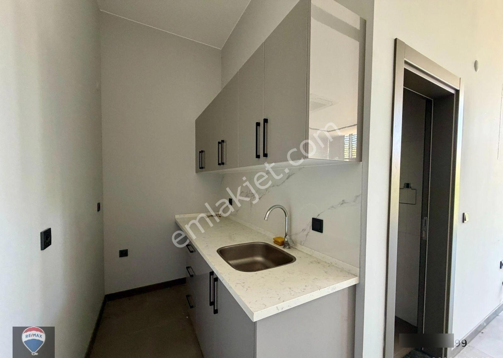 Kuşadası Merkez Ana Cadde Üzerınde 44 M² Kıralık Ofıs - Görsel 12