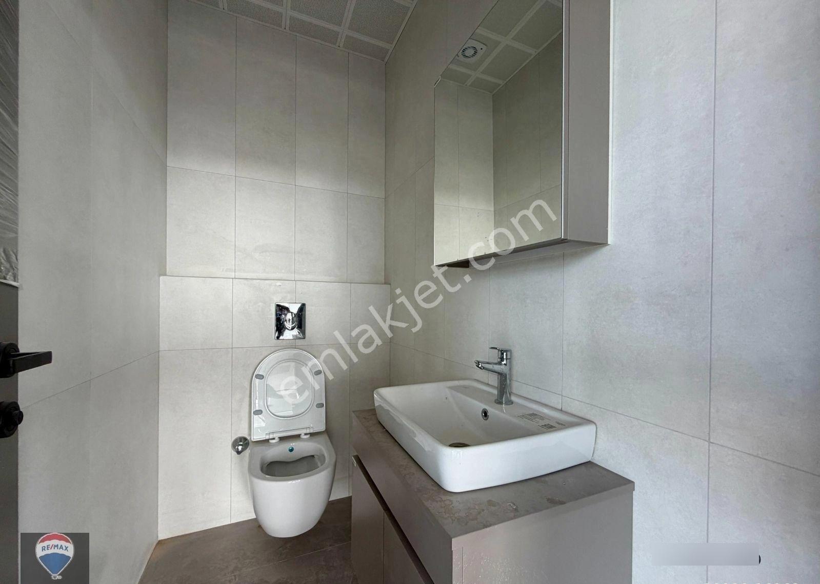 Kuşadası Merkez Ana Cadde Üzerınde 104 M² Kıralık Ofıs - Görsel 12