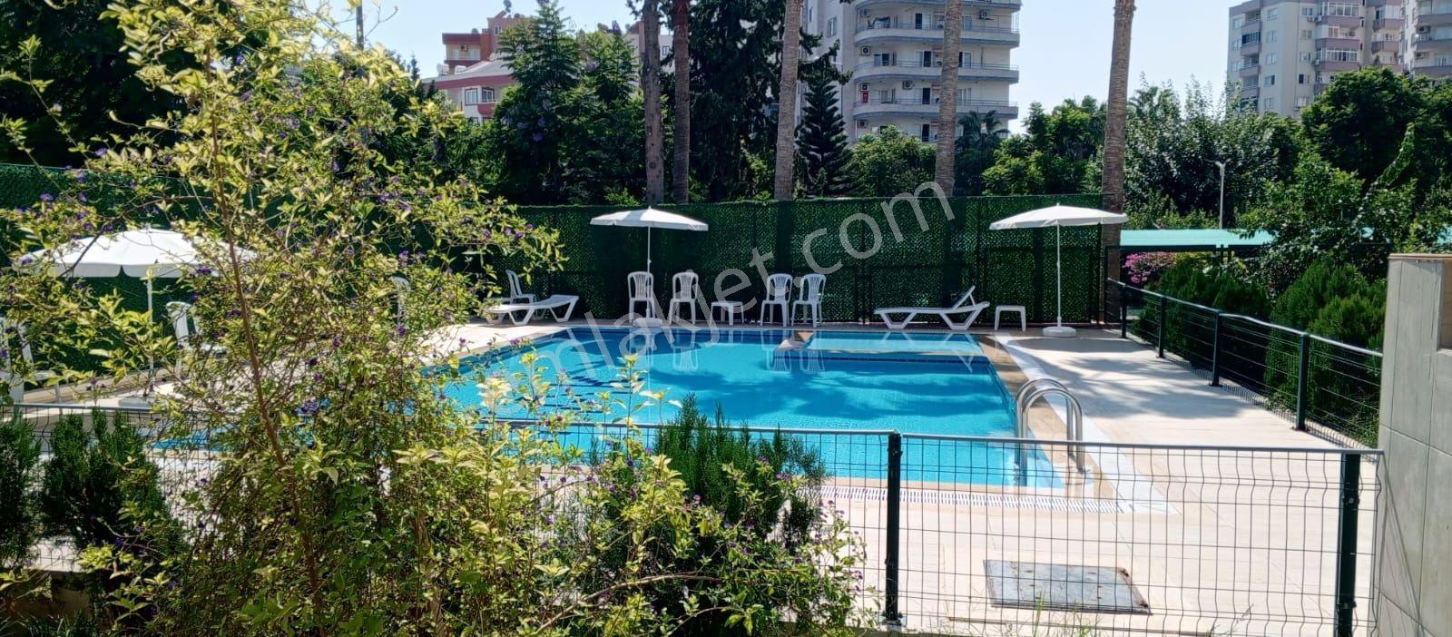 Merkezi Konumda Havuzlu,site İçerisinde Satılık Daire